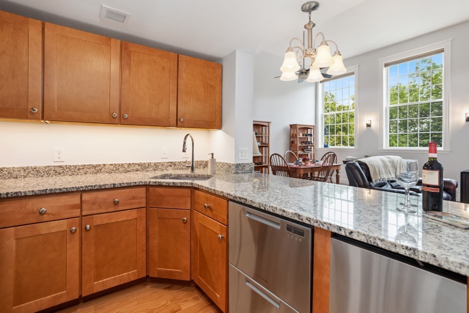 Condominium at 52 Sanborn Street # 202, Reading MA 01867, Reading, photo 8 of 38