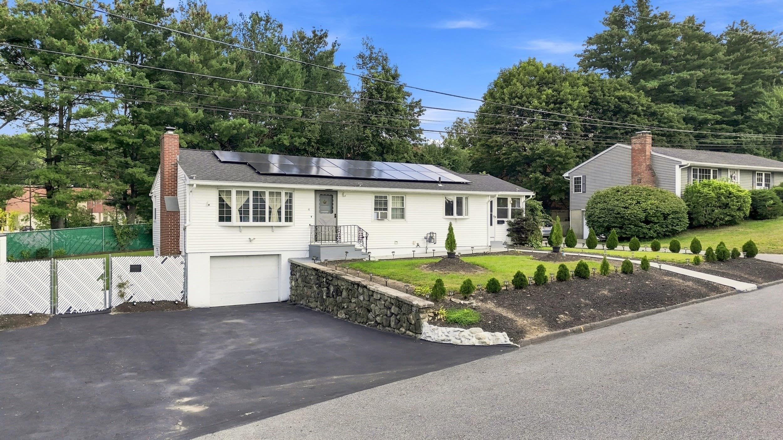 4 Monroe St, Lawrence MA 01843