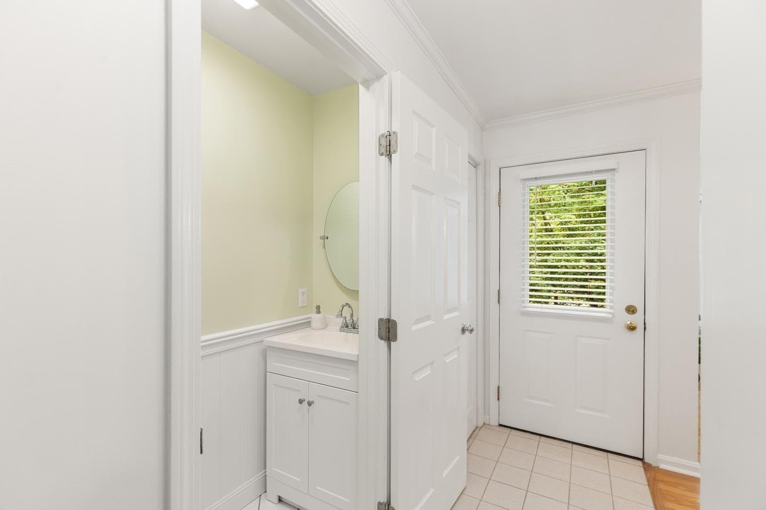 Condominium at 14 N Commons # C, Lincoln MA 01773, Lincoln, photo 24 of 38