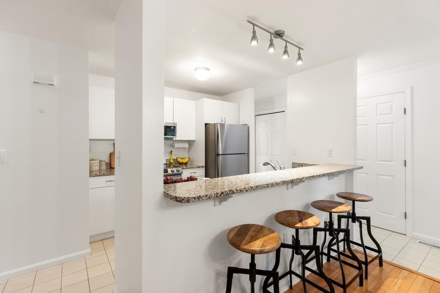 Condominium at 14 N Commons # C, Lincoln MA 01773, Lincoln, photo 18 of 38