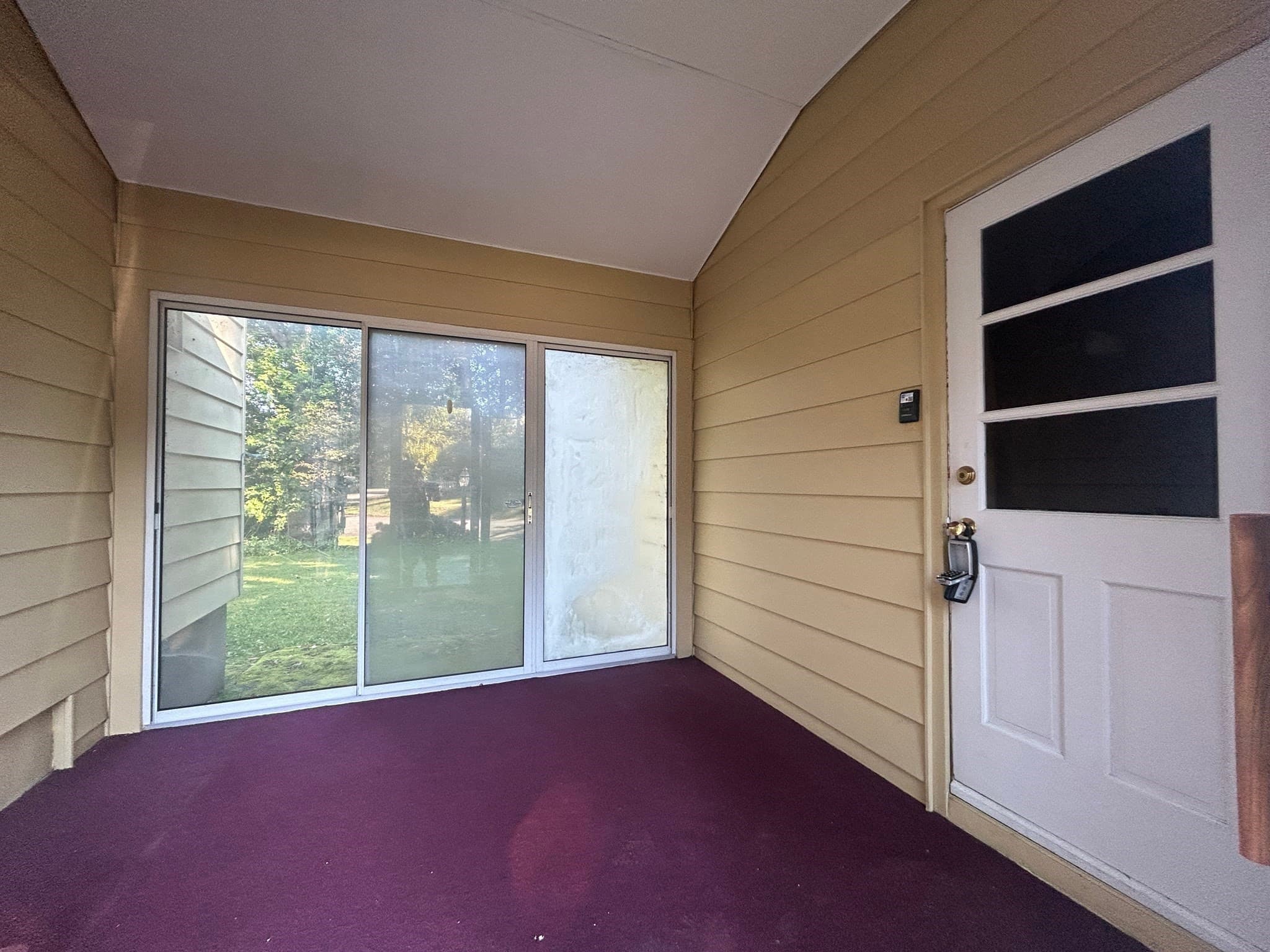 Single Family Residence at 4 Eagle Ln, Paxton MA 01612, photo 12 of 16