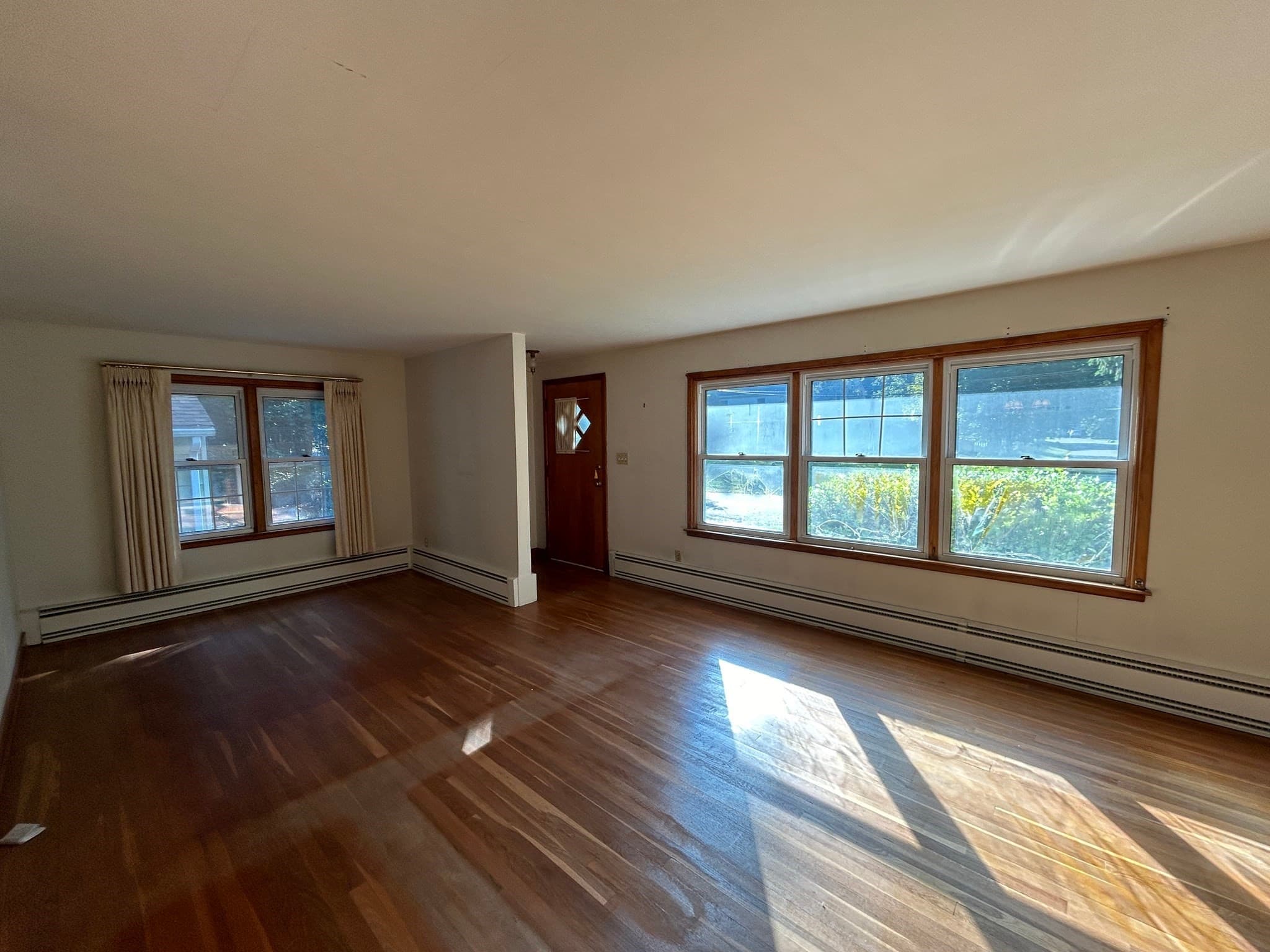 Single Family Residence at 4 Eagle Ln, Paxton MA 01612, photo 3 of 16