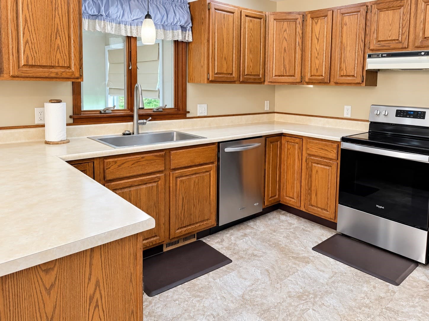 Single Family Residence at 138 Slate Rd, Chicopee MA 01020, Chicopee, photo 12 of 42