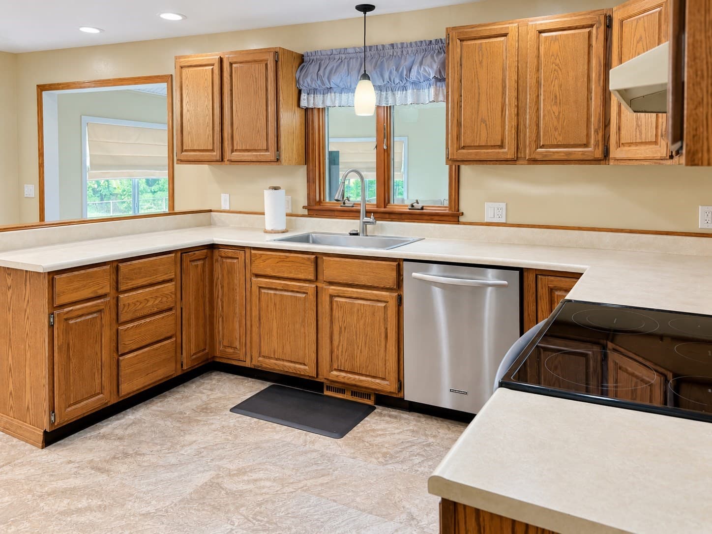 Single Family Residence at 138 Slate Rd, Chicopee MA 01020, Chicopee, photo 10 of 42