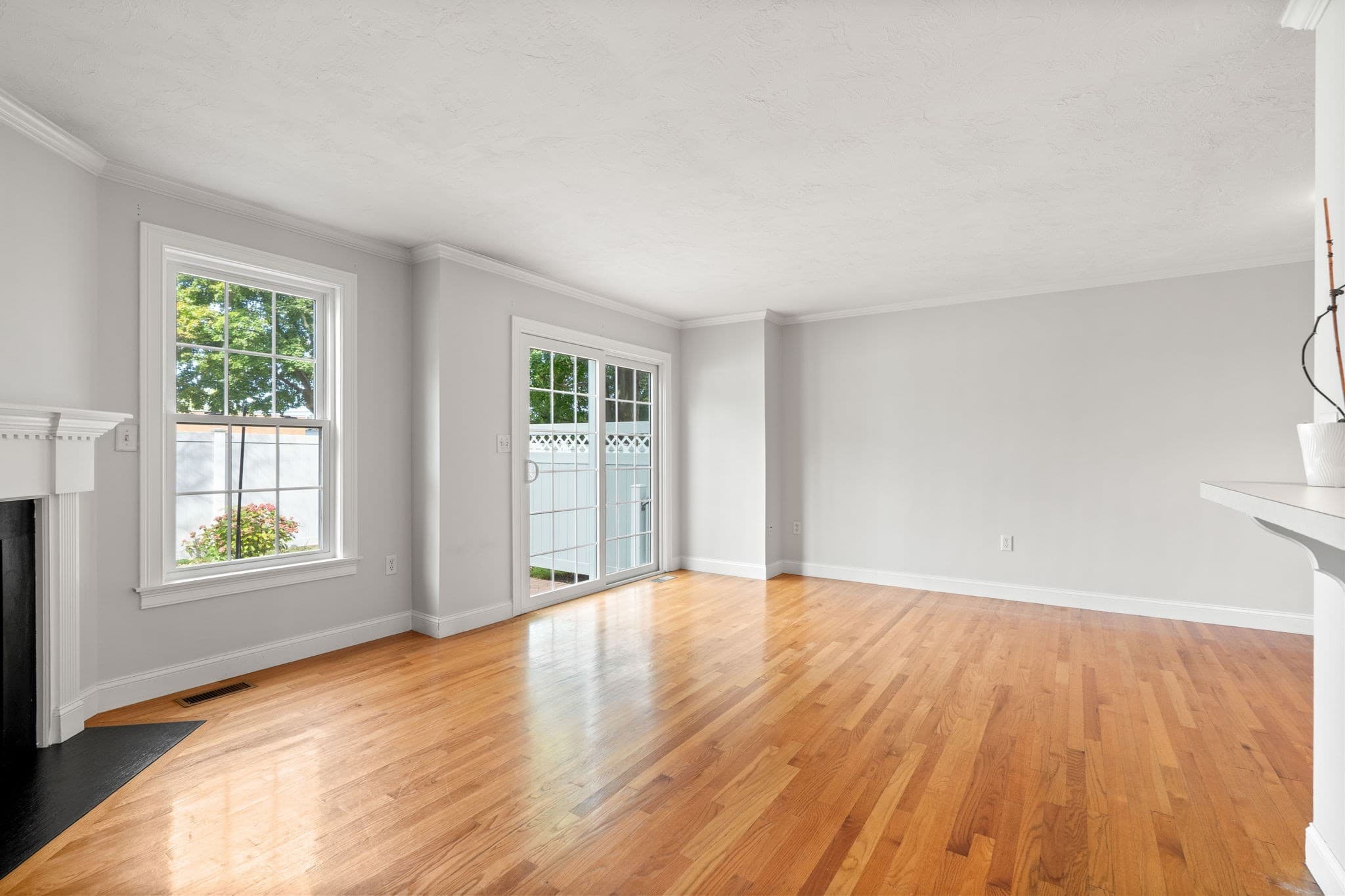 Condominium at 201 Main St # 2, Woburn MA 01801, Woburn, photo 13 of 42