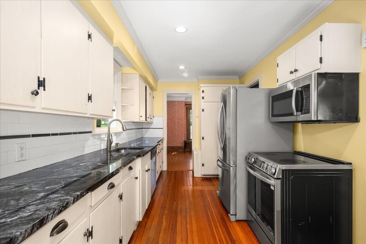 Single Family Residence at 1140 Northampton St, Holyoke MA 01040, Holyoke, photo 2 of 41