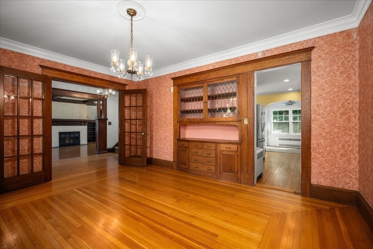 Single Family Residence at 1140 Northampton St, Holyoke MA 01040, Holyoke, photo 9 of 41