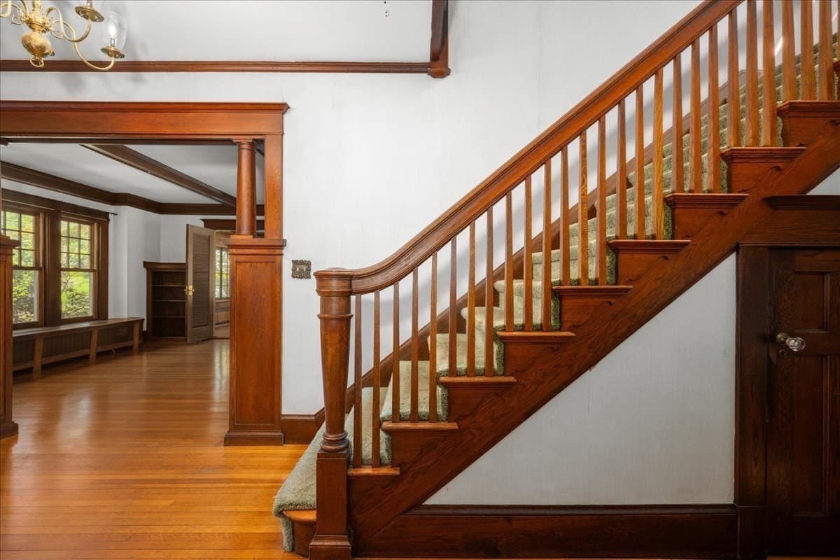 Single Family Residence at 1140 Northampton St, Holyoke MA 01040, Holyoke, photo 10 of 41