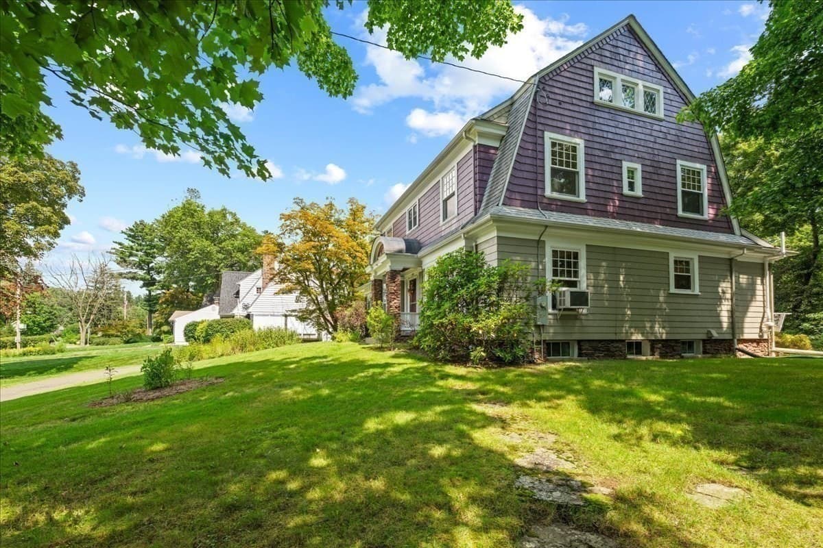 Single Family Residence at 1140 Northampton St, Holyoke MA 01040, Holyoke, photo 33 of 41
