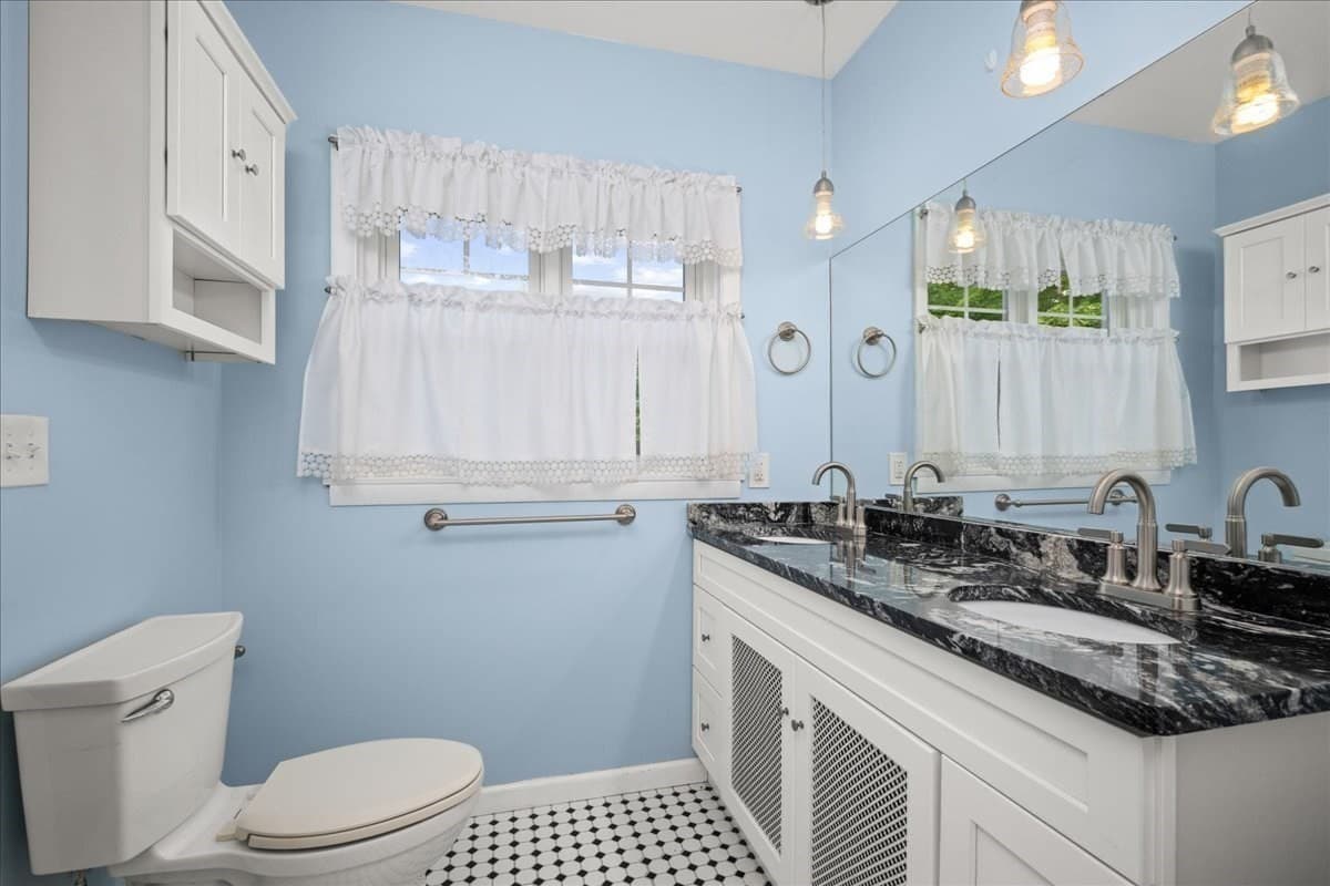 Single Family Residence at 1140 Northampton St, Holyoke MA 01040, Holyoke, photo 19 of 41