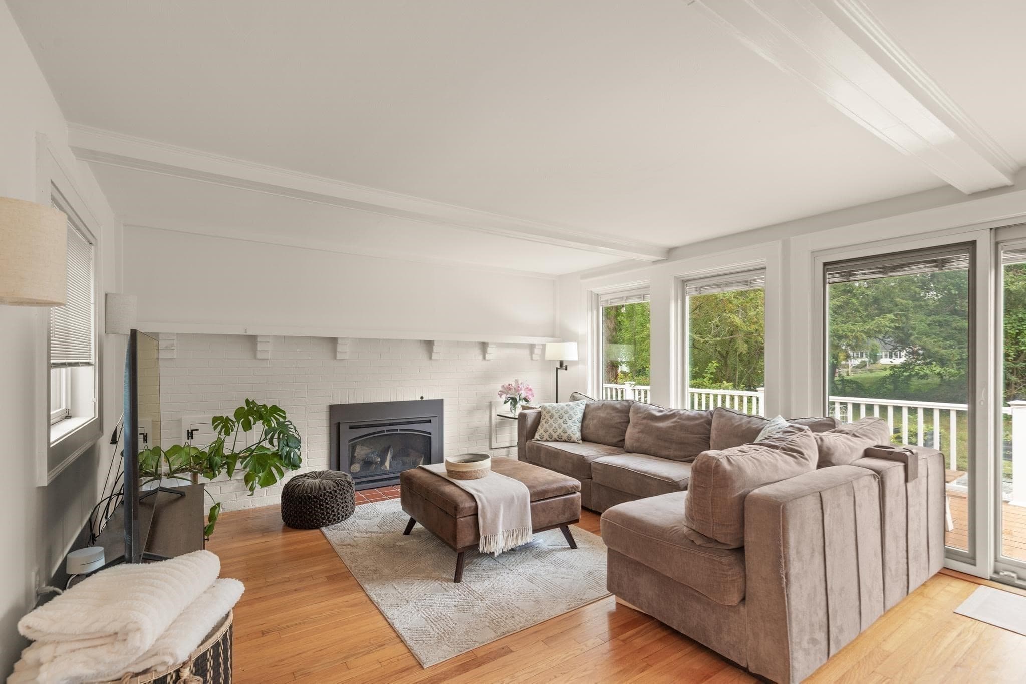 Single Family Residence at 161 Dodge St, Beverly MA 01915, Beverly, photo 2 of 28