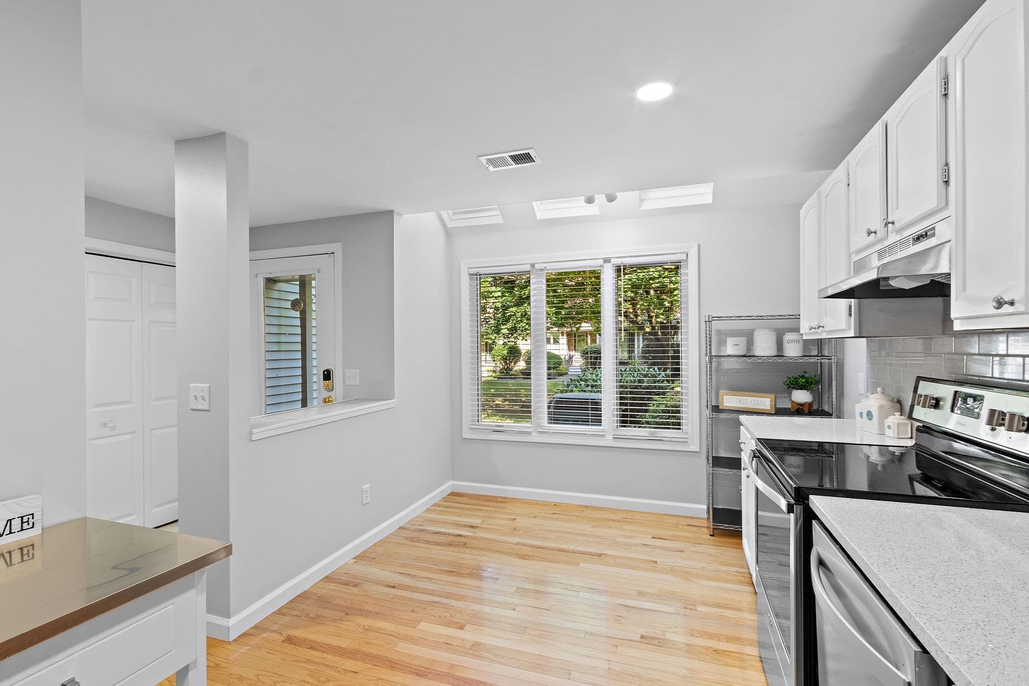 Condominium at 608 Maple Brook Rd # 608, Bellingham MA 02019, Bellingham, photo 3 of 42