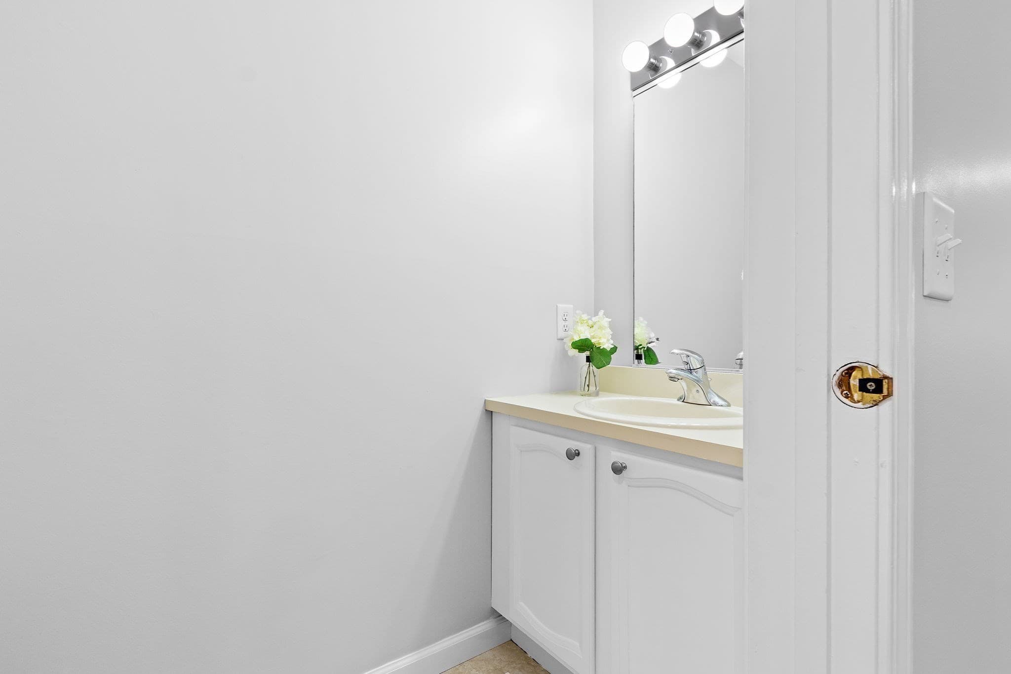 Condominium at 608 Maple Brook Rd # 608, Bellingham MA 02019, Bellingham, photo 15 of 42