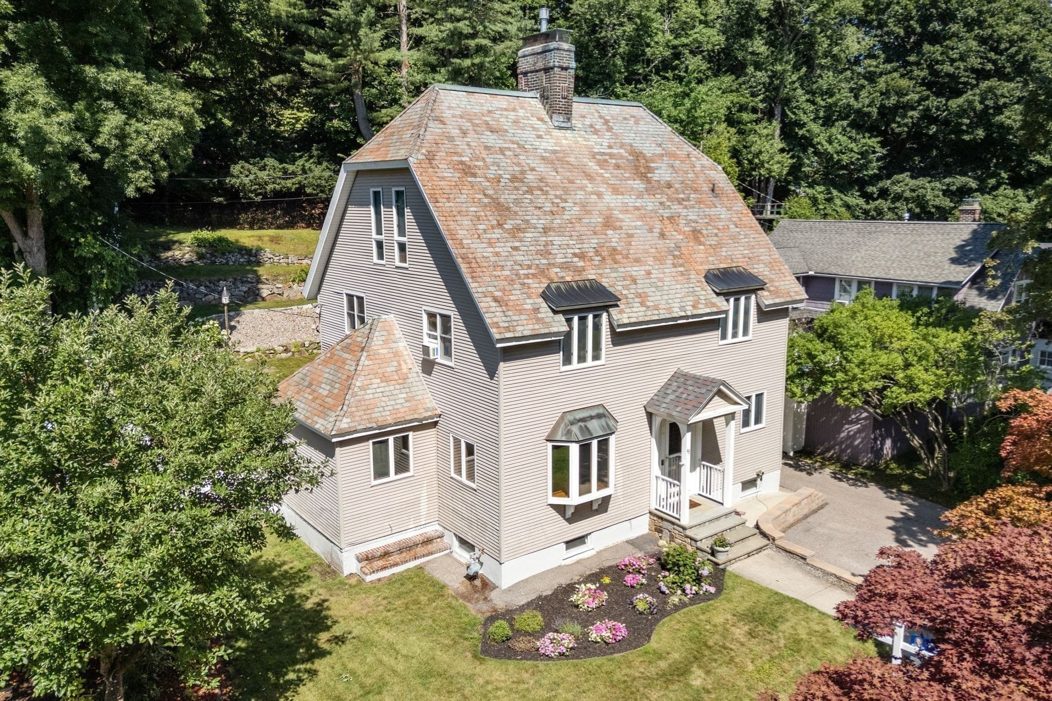 Single Family Residence at 43 Laconia Rd, Worcester MA 01609, Worcester, photo 2 of 37