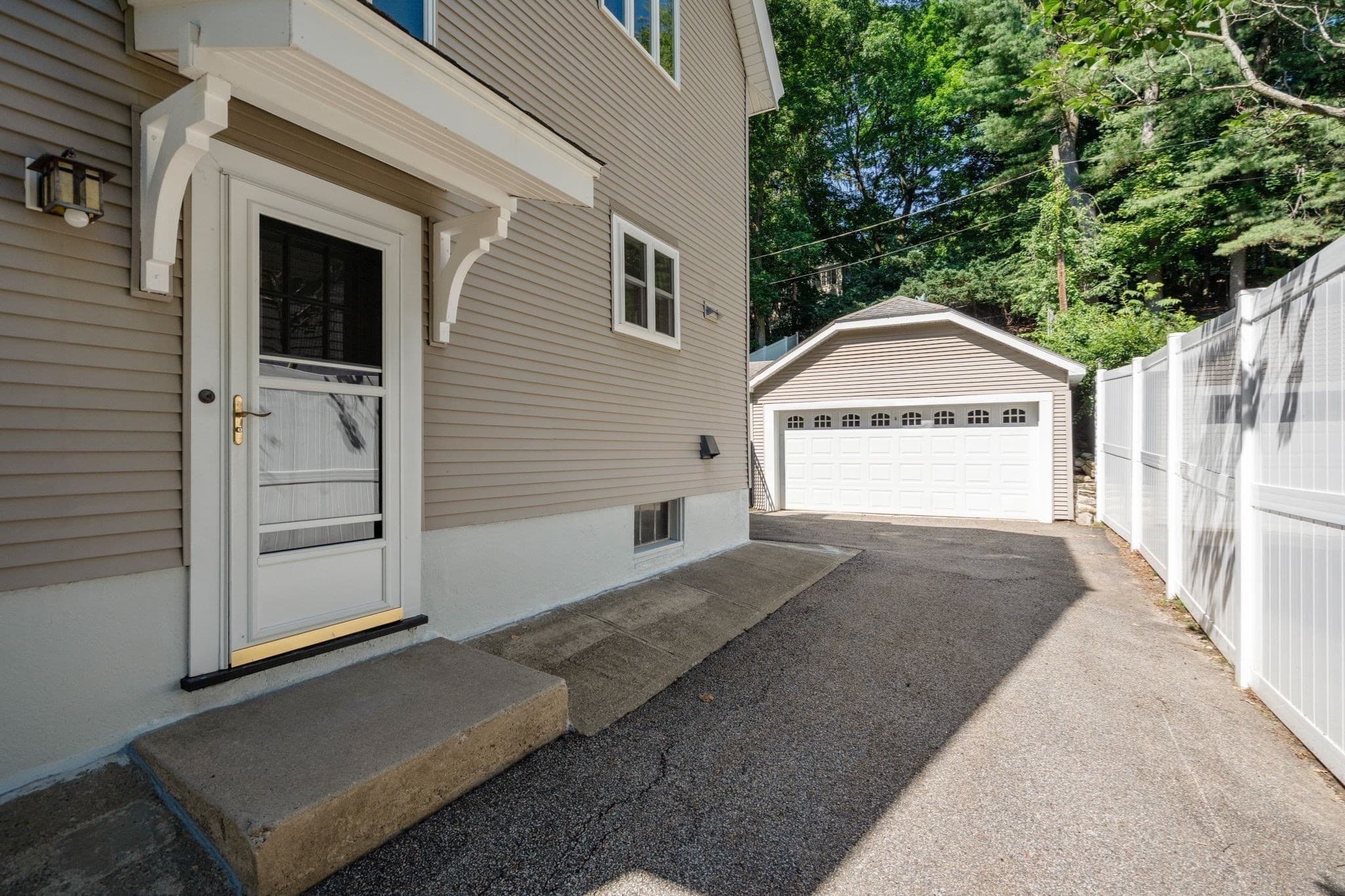 Single Family Residence at 43 Laconia Rd, Worcester MA 01609, Worcester, photo 22 of 37