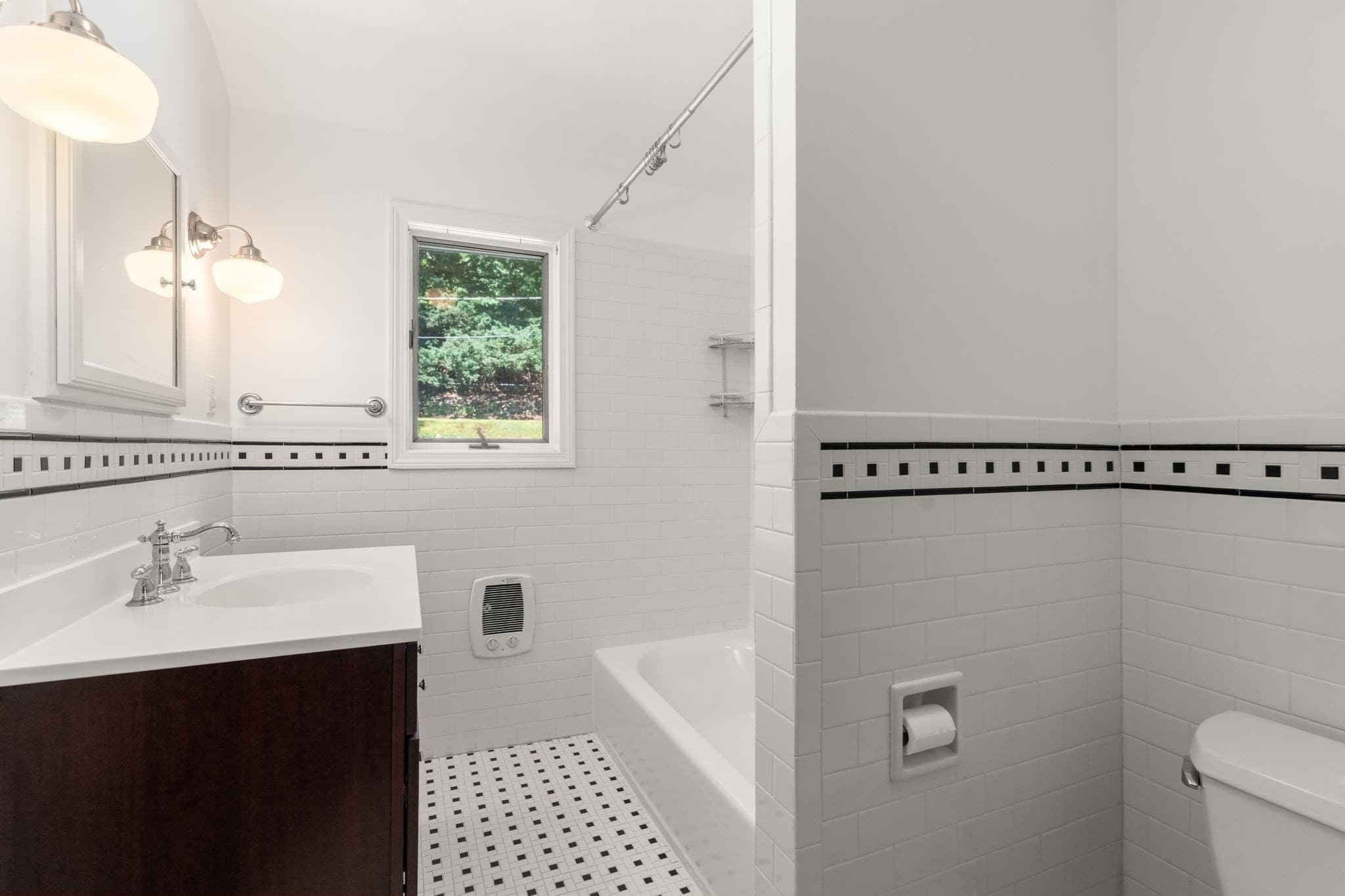 Single Family Residence at 43 Laconia Rd, Worcester MA 01609, Worcester, photo 18 of 37