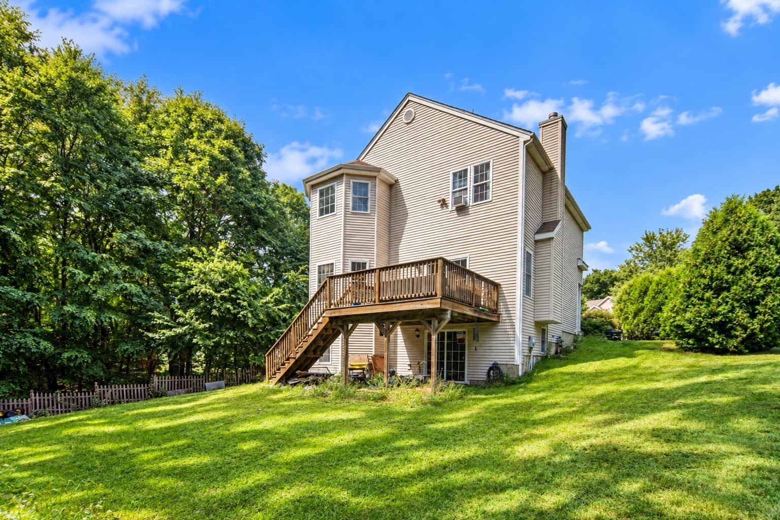 Single Family Residence at 14 West Ledge Rd, Clinton MA 01510, Clinton, photo 32 of 37