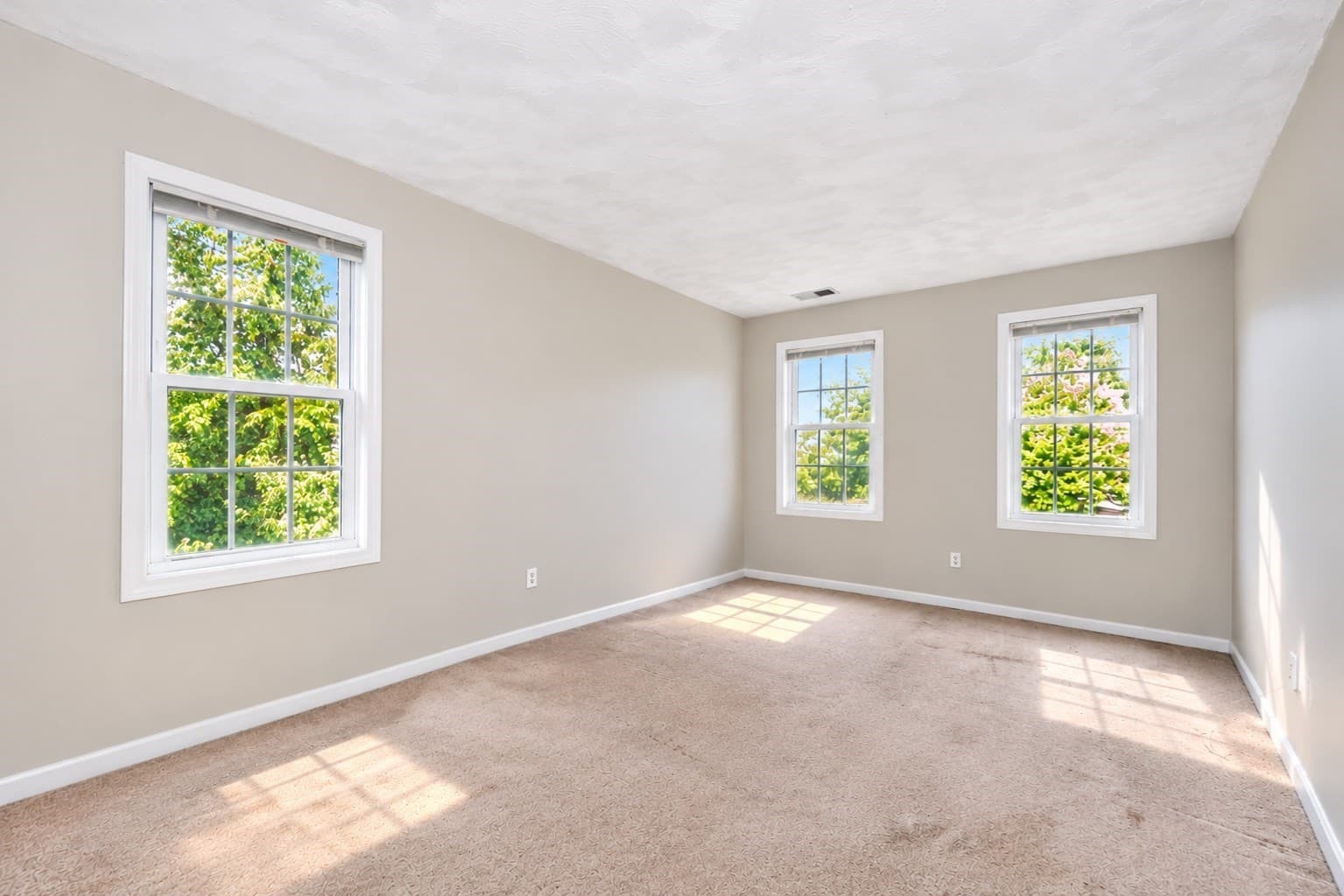 Single Family Residence at 14 West Ledge Rd, Clinton MA 01510, Clinton, photo 24 of 37