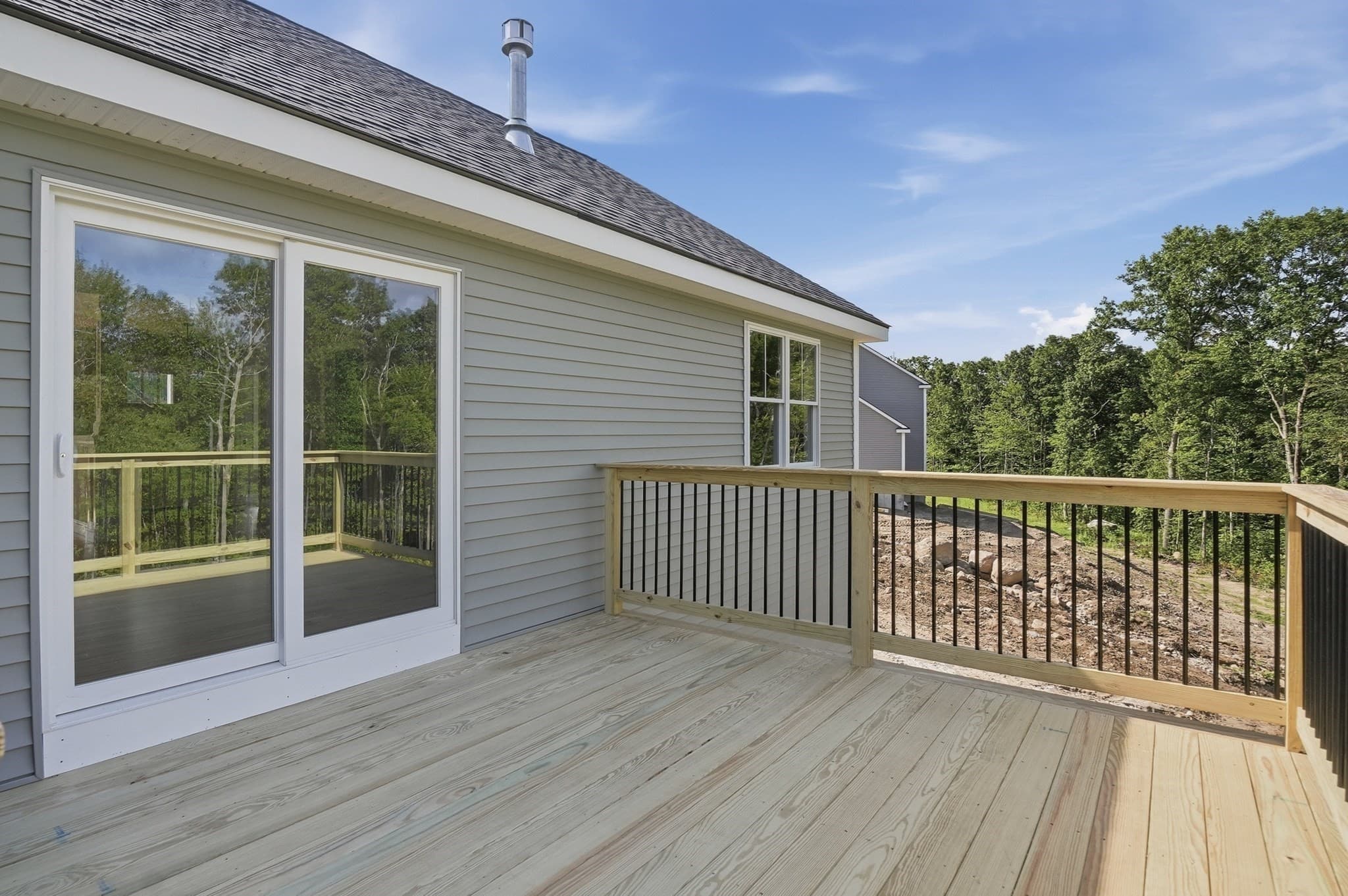 Single Family Residence at 155 Turner Farm Road, Uxbridge MA 01569, Uxbridge, photo 3 of 19