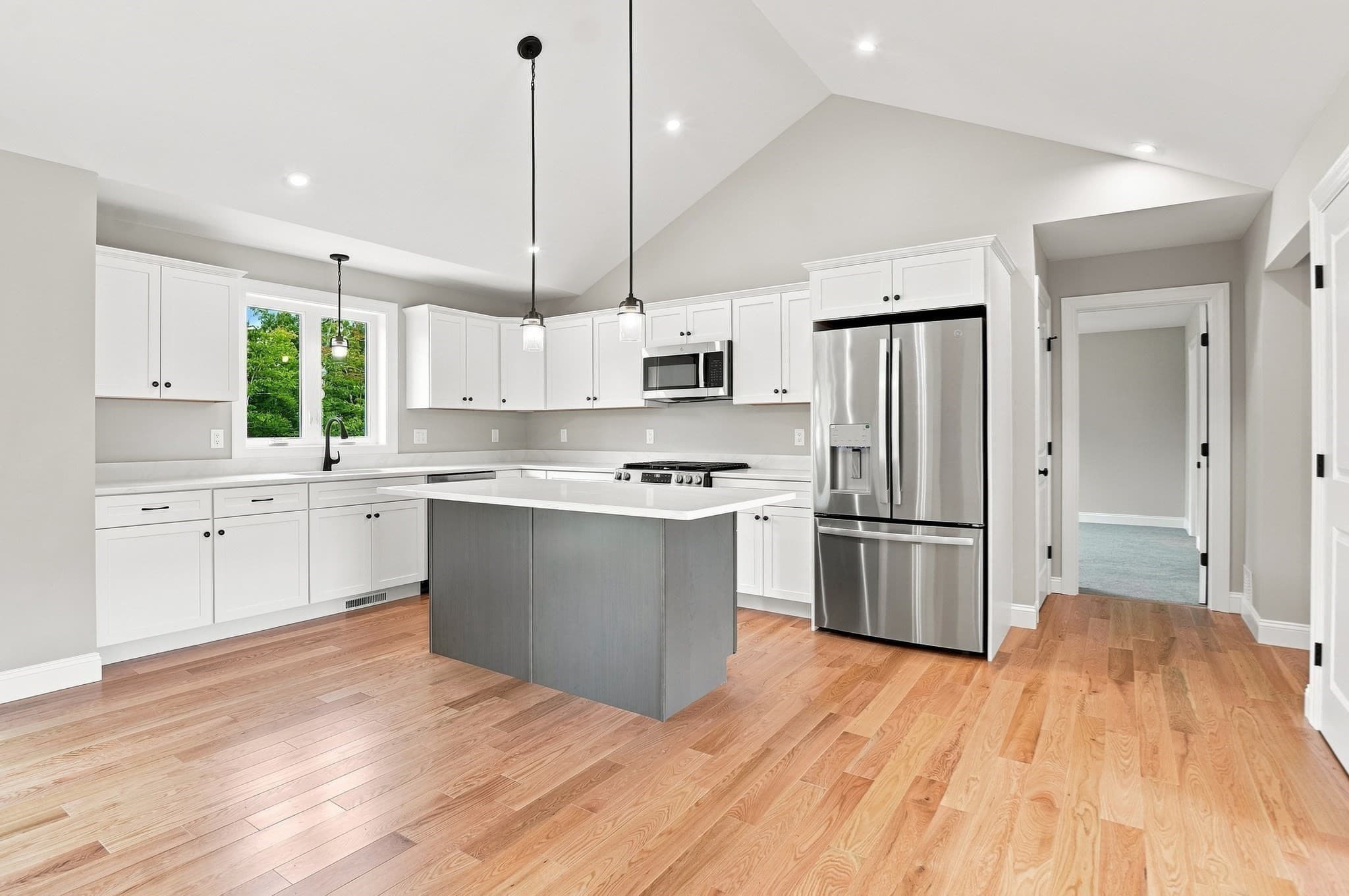 Single Family Residence at 155 Turner Farm Road, Uxbridge MA 01569, Uxbridge, photo 8 of 19