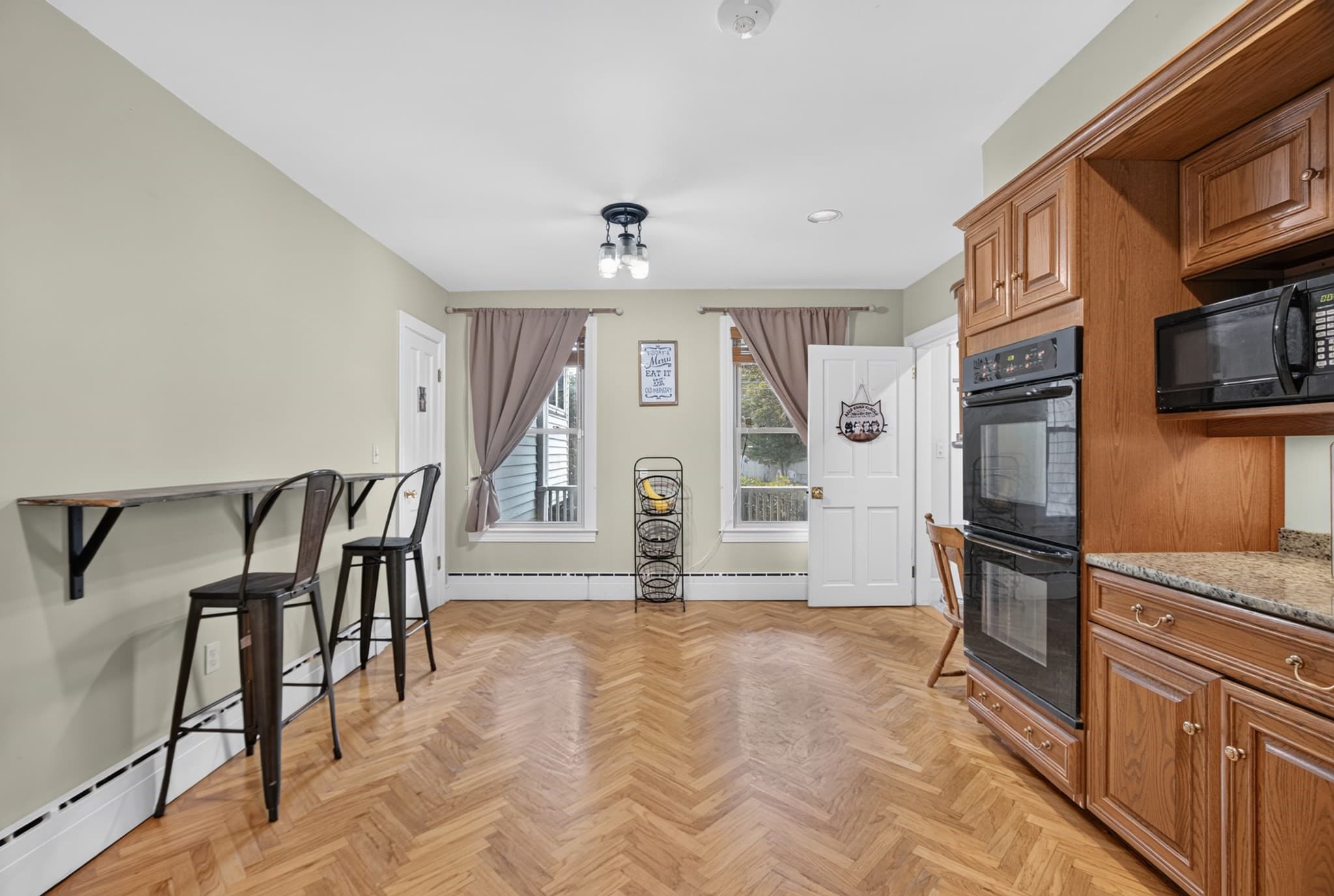 Single Family Residence at 141 Chestnut St, Gardner MA 01440, Gardner, photo 7 of 42