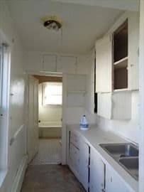 5-9 Family at 21-23/16 Oxford Ave/West Street, Dudley MA 01571, photo 10 of 11