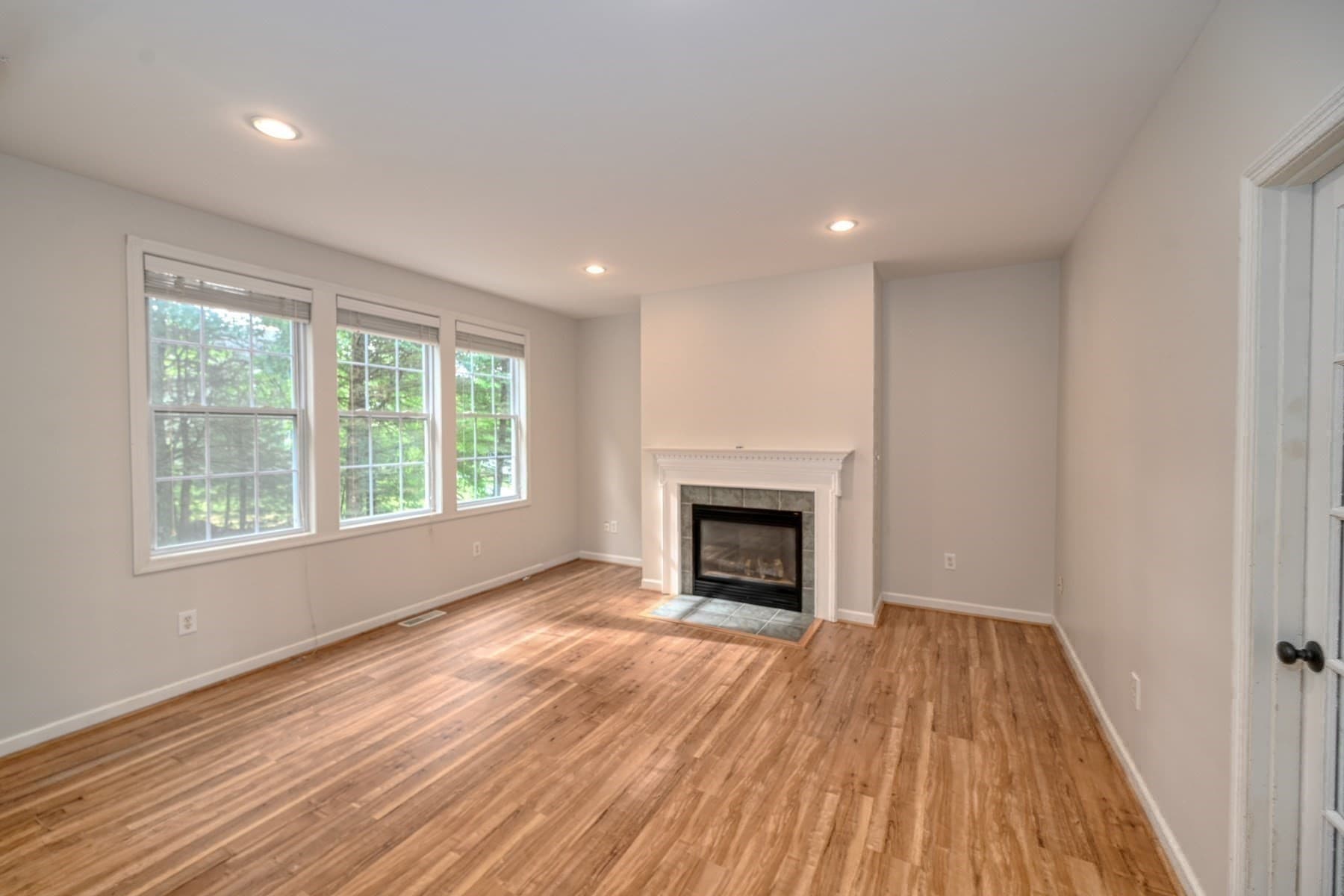 Single Family Residence at 5 Bay Farm Ln, Grafton MA 01560, Grafton, photo 9 of 35