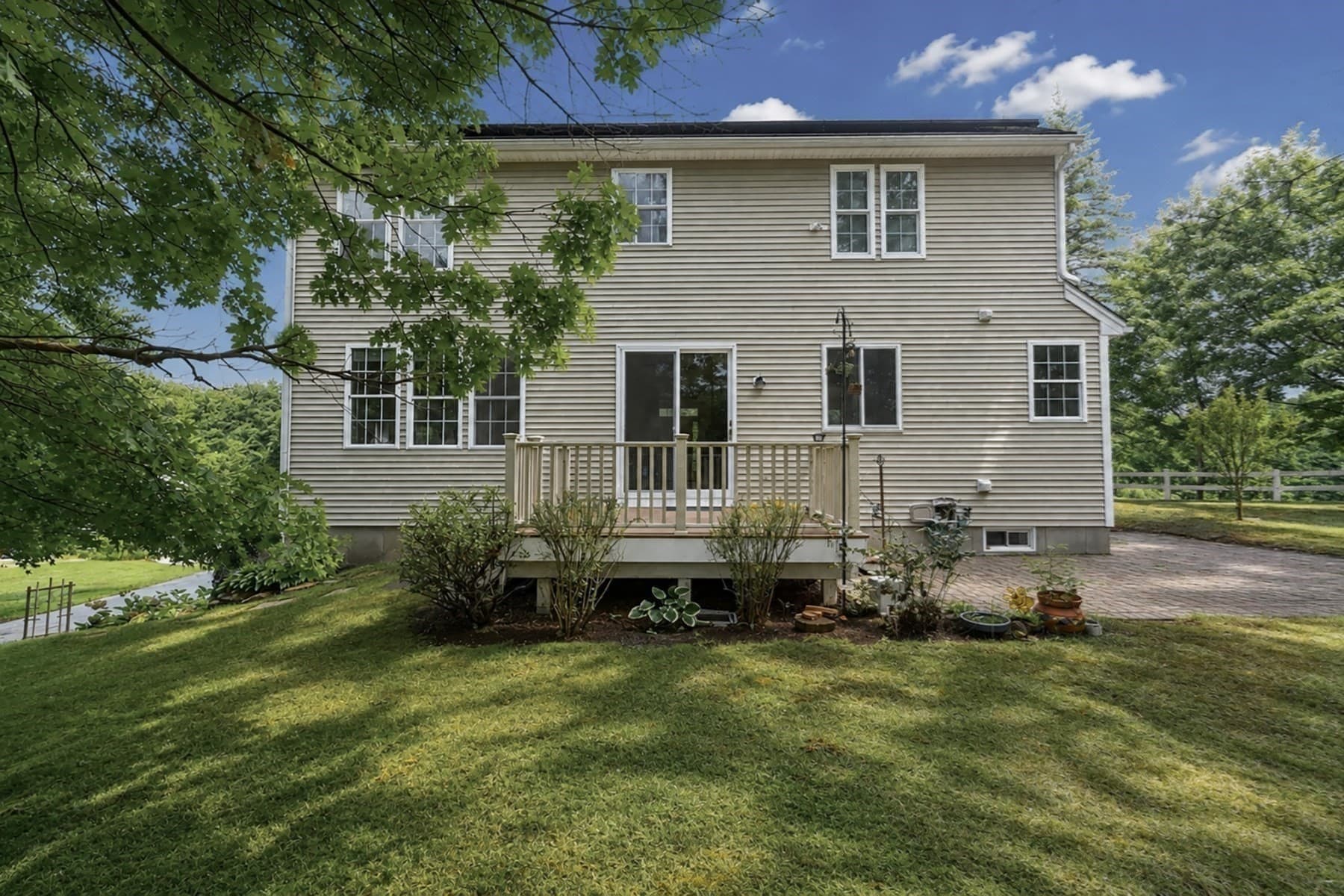 Single Family Residence at 5 Bay Farm Ln, Grafton MA 01560, Grafton, photo 30 of 35