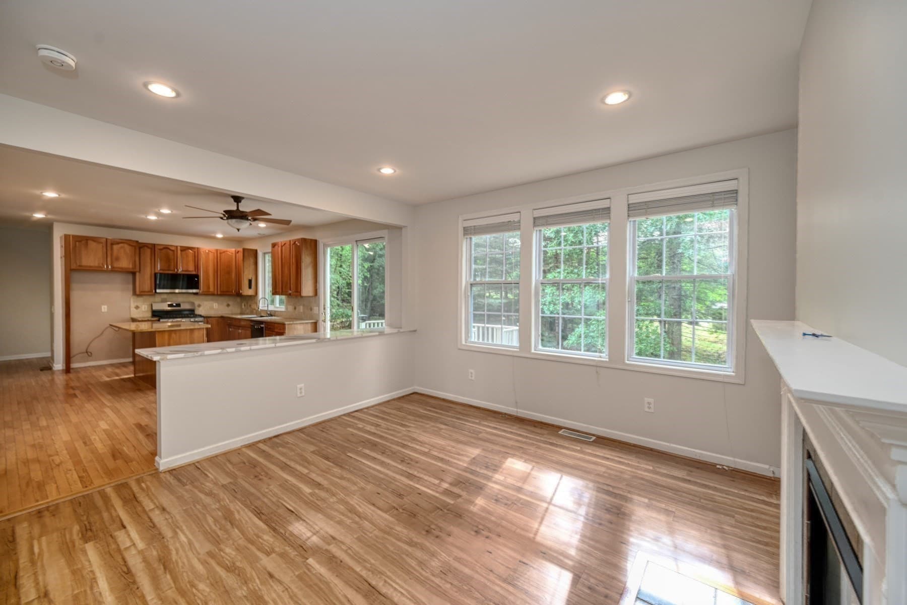 Single Family Residence at 5 Bay Farm Ln, Grafton MA 01560, Grafton, photo 11 of 35