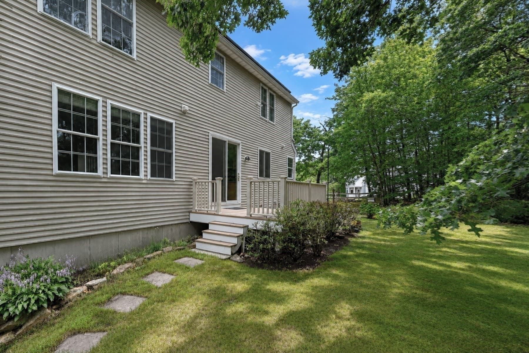 Single Family Residence at 5 Bay Farm Ln, Grafton MA 01560, Grafton, photo 31 of 35