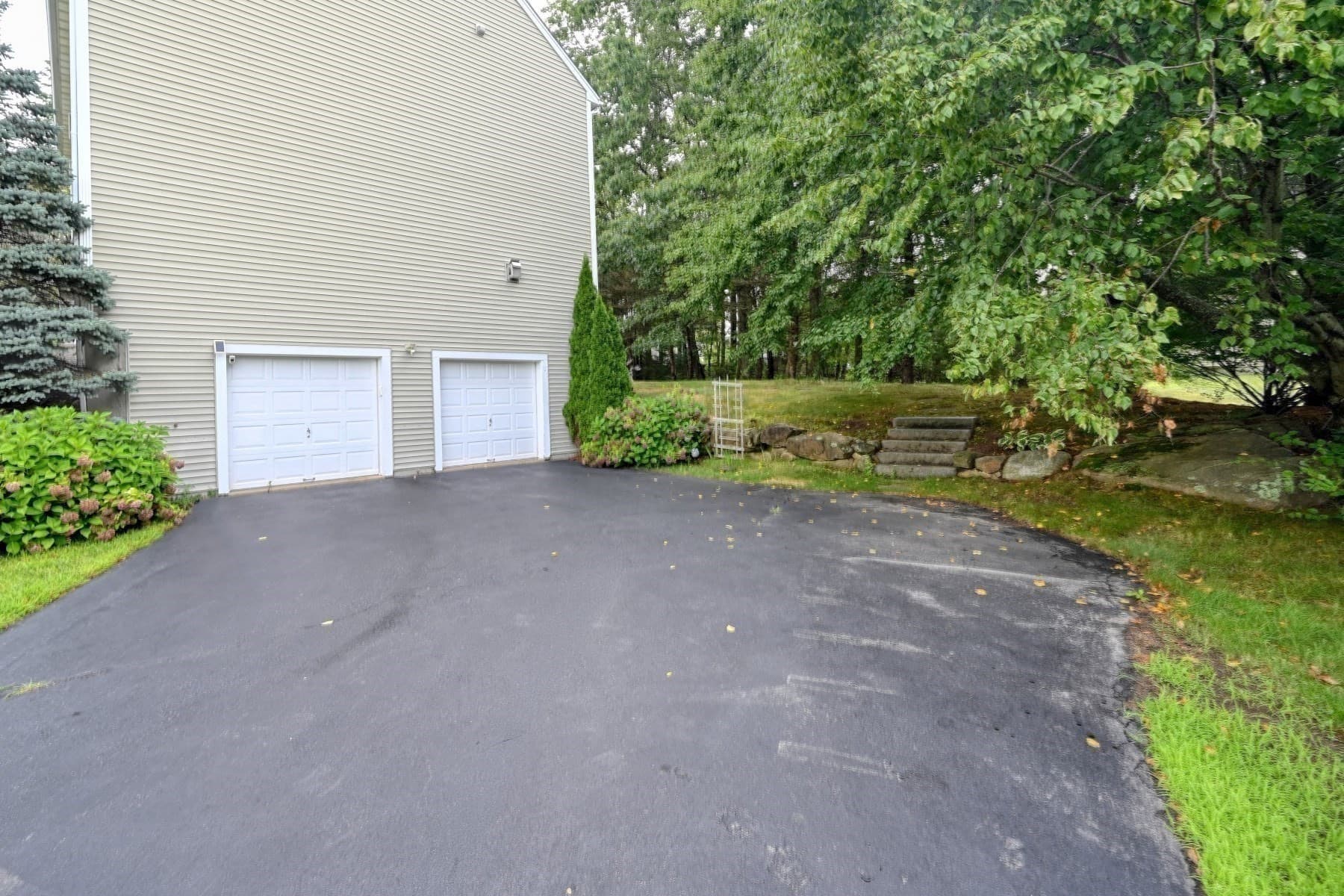 Single Family Residence at 5 Bay Farm Ln, Grafton MA 01560, Grafton, photo 29 of 35