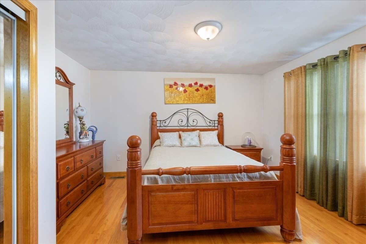 Single Family Residence at 8 Hunter Ave, Methuen MA 01844, Methuen, photo 16 of 29