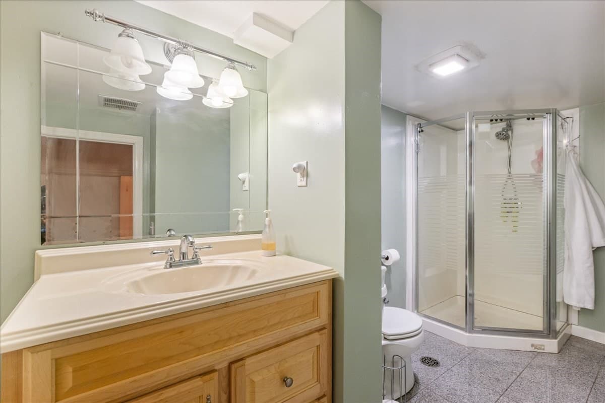 Single Family Residence at 8 Hunter Ave, Methuen MA 01844, Methuen, photo 22 of 29