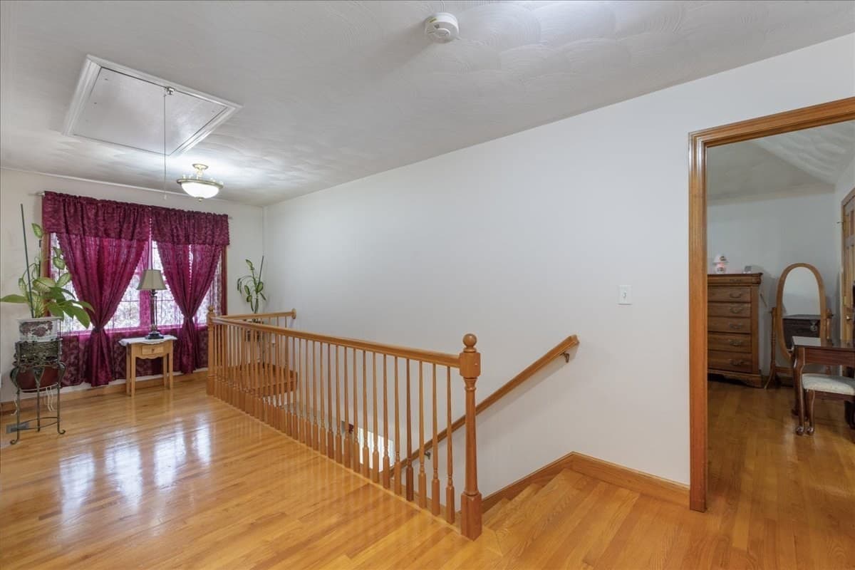 Single Family Residence at 8 Hunter Ave, Methuen MA 01844, Methuen, photo 11 of 29