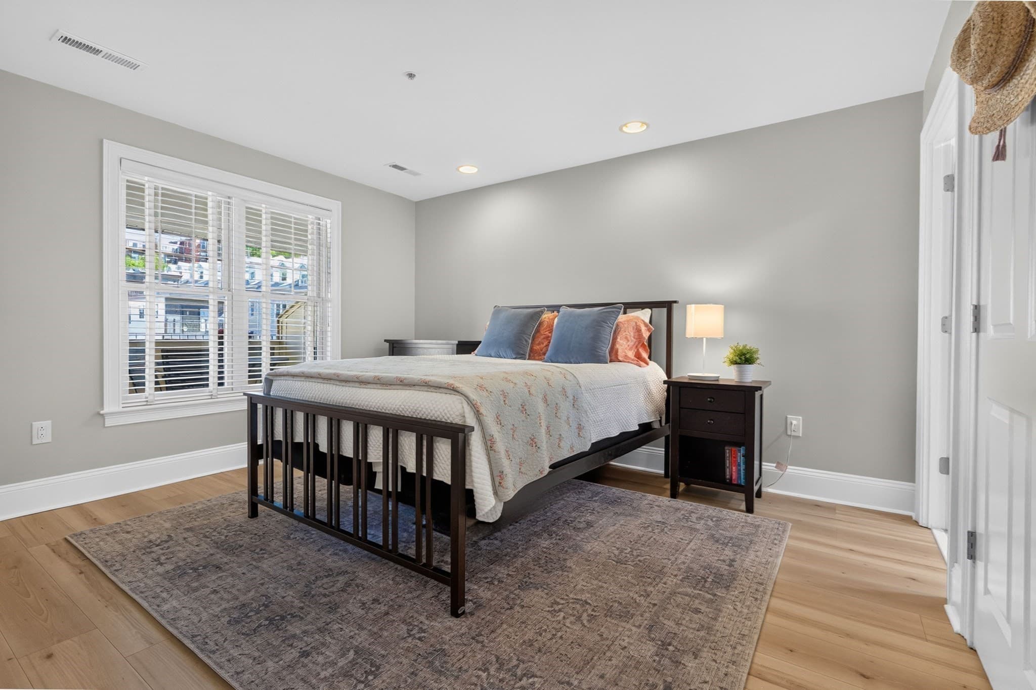 Condominium at 1306 Columbia Road # 4C, Boston MA 02127, Boston, photo 11 of 33