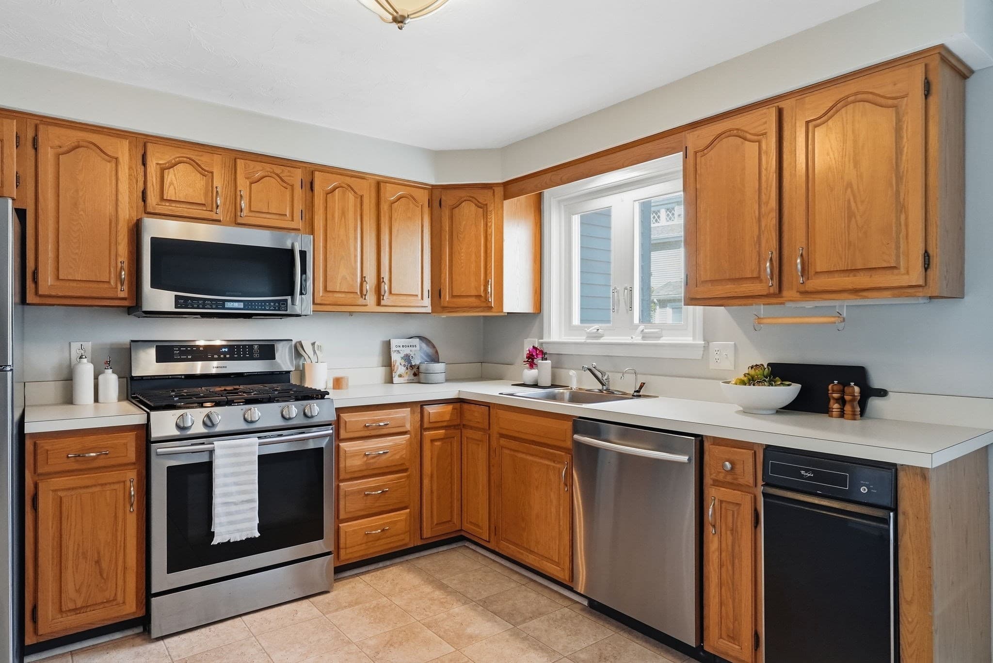 Condominium at 35 Merrymount Rd # 3, Quincy MA 02169, Quincy, photo 10 of 42