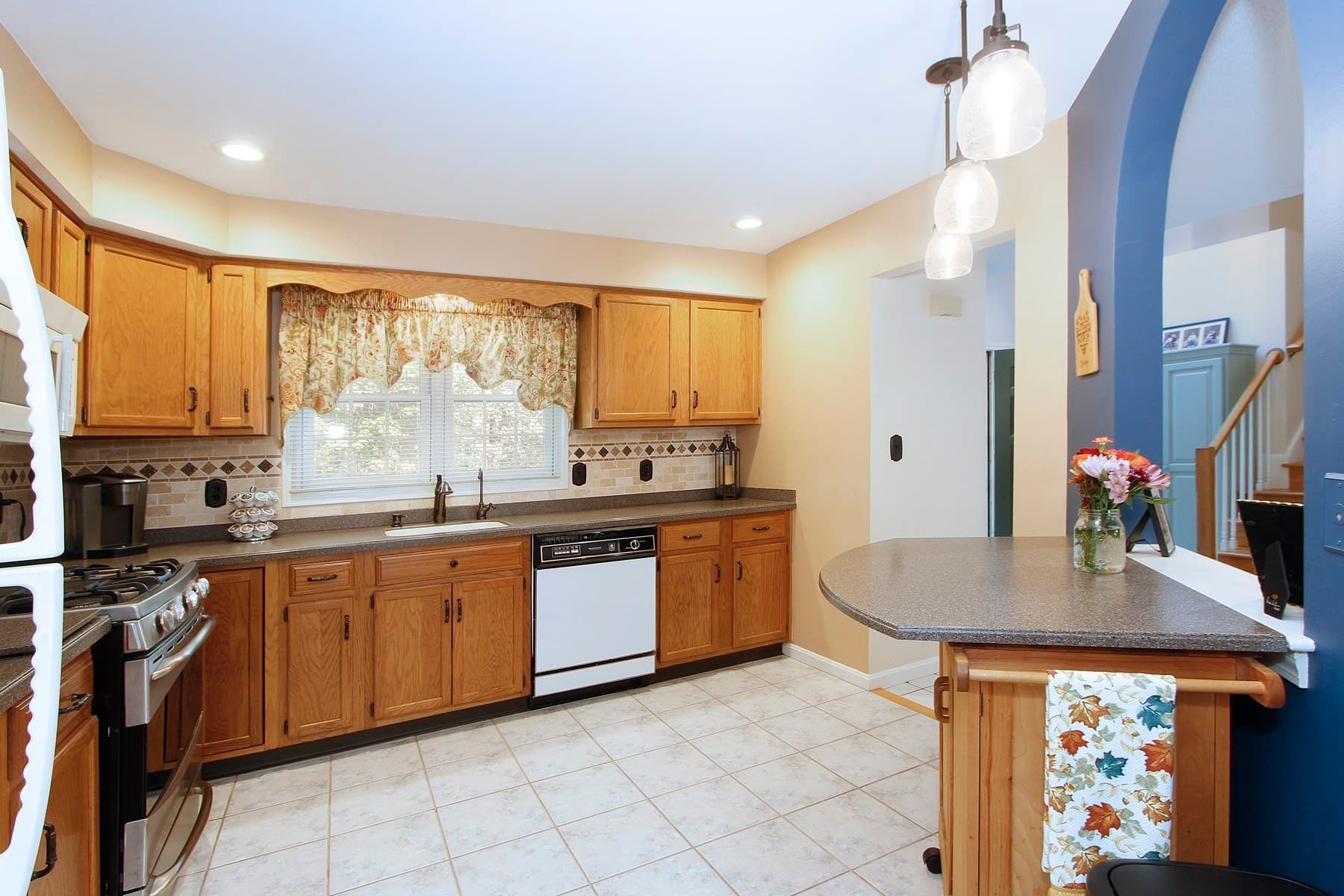 Condominium at 163 Ashley Lane # 163, Middleboro MA 02346, Middleboro, photo 12 of 38