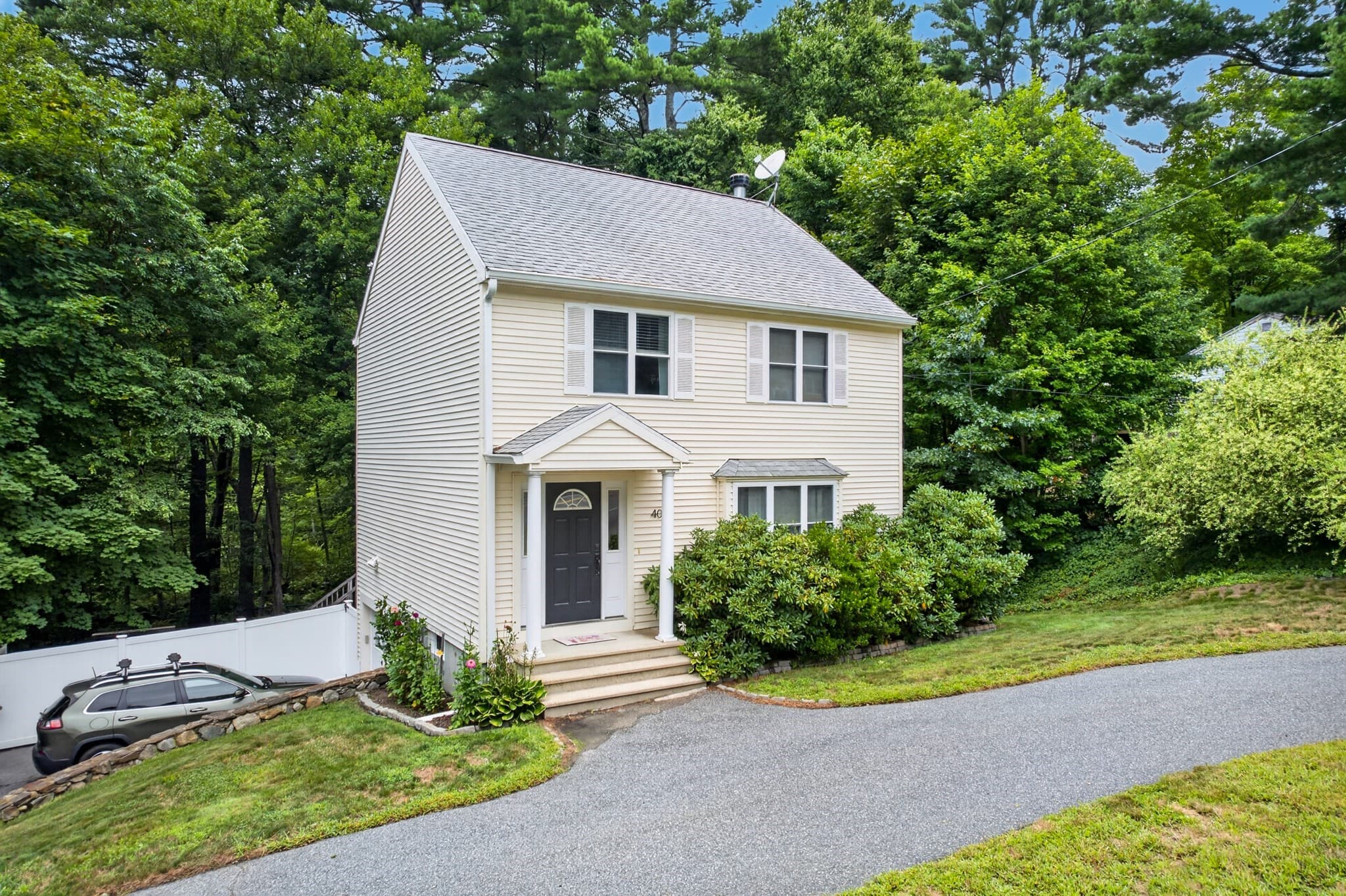 40 Hartford Ave N, Upton MA 01568