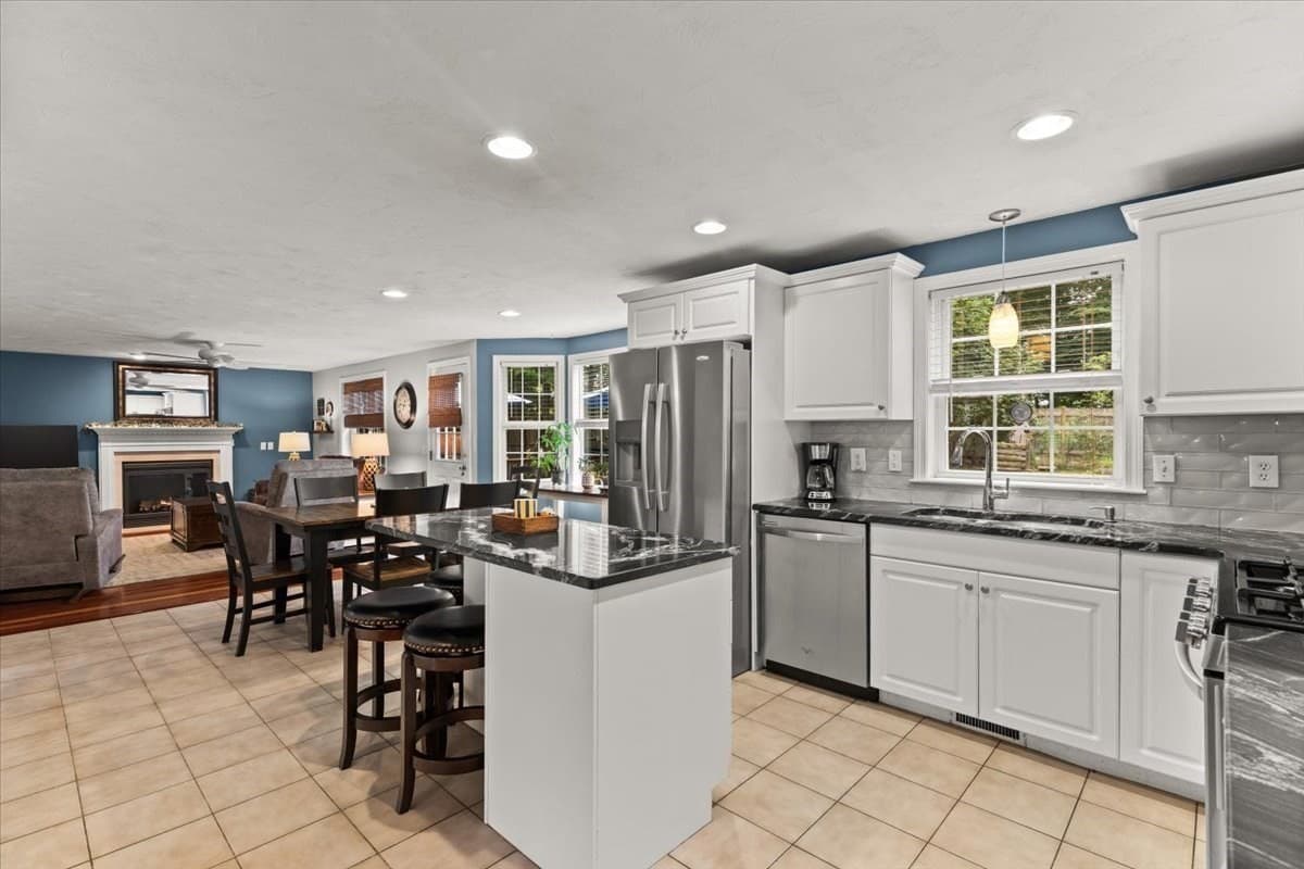 Single Family Residence at 194 Woodlawn Street, Taunton MA 02718, Taunton, photo 9 of 41