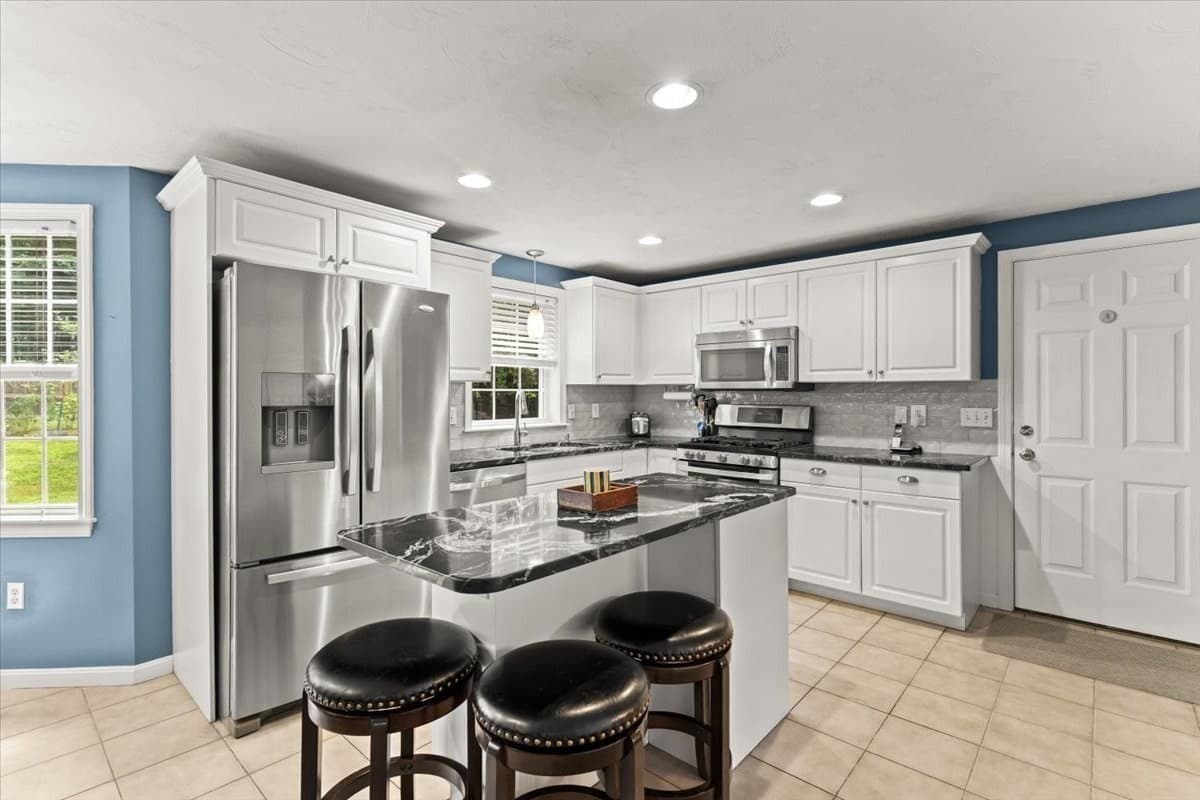 Single Family Residence at 194 Woodlawn Street, Taunton MA 02718, photo 10 of 41