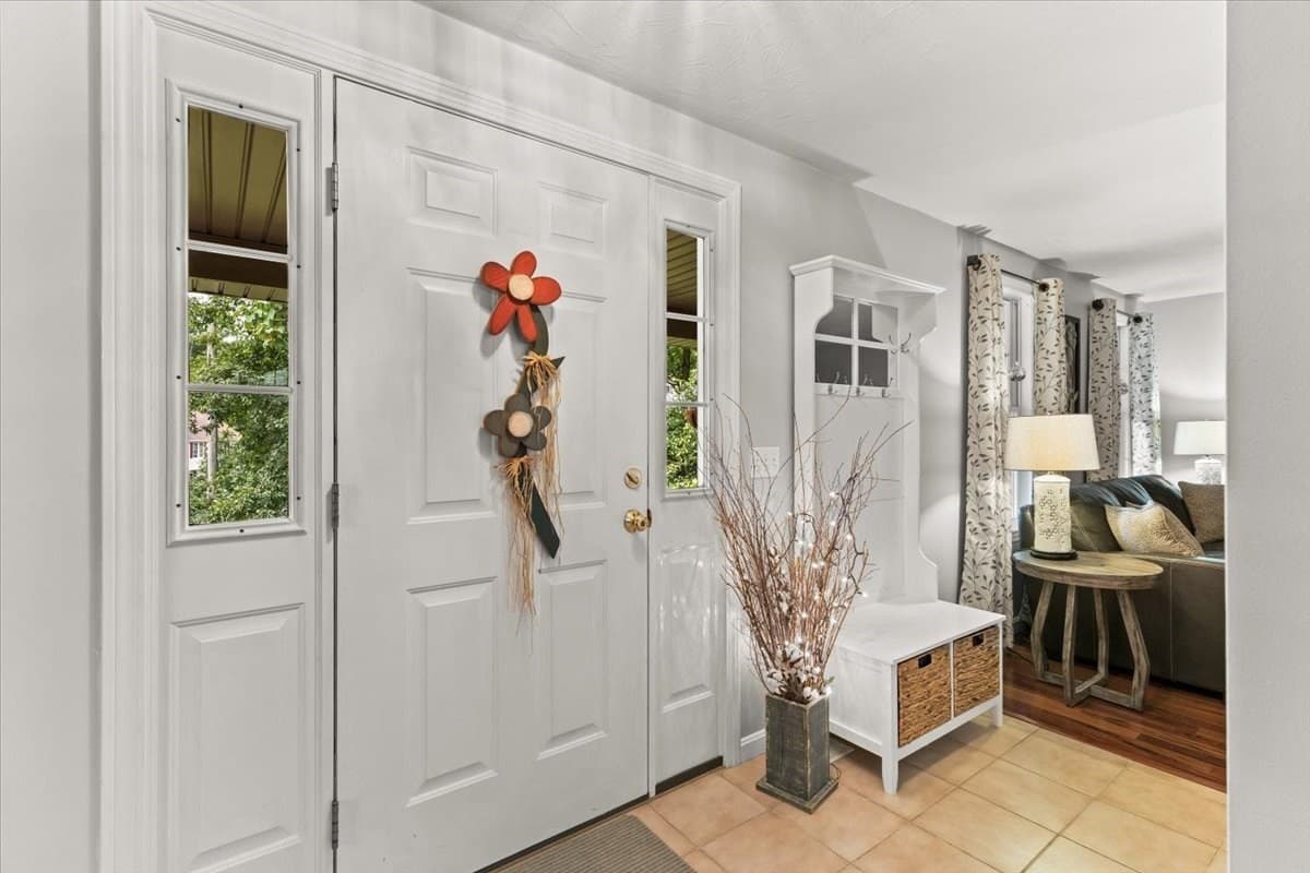 Single Family Residence at 194 Woodlawn Street, Taunton MA 02718, Taunton, photo 8 of 41