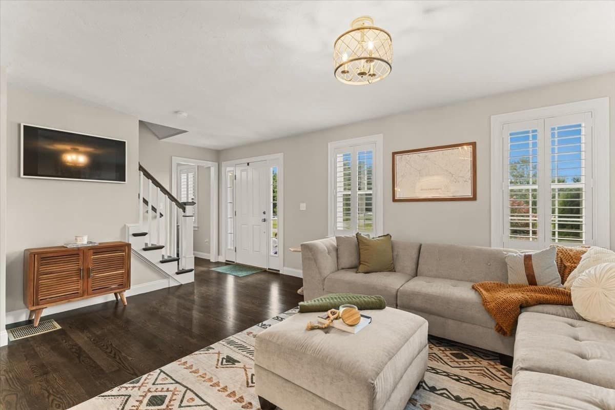 Single Family Residence at 32 Pocksha Dr, Middleboro MA 02346, Middleboro, photo 11 of 41