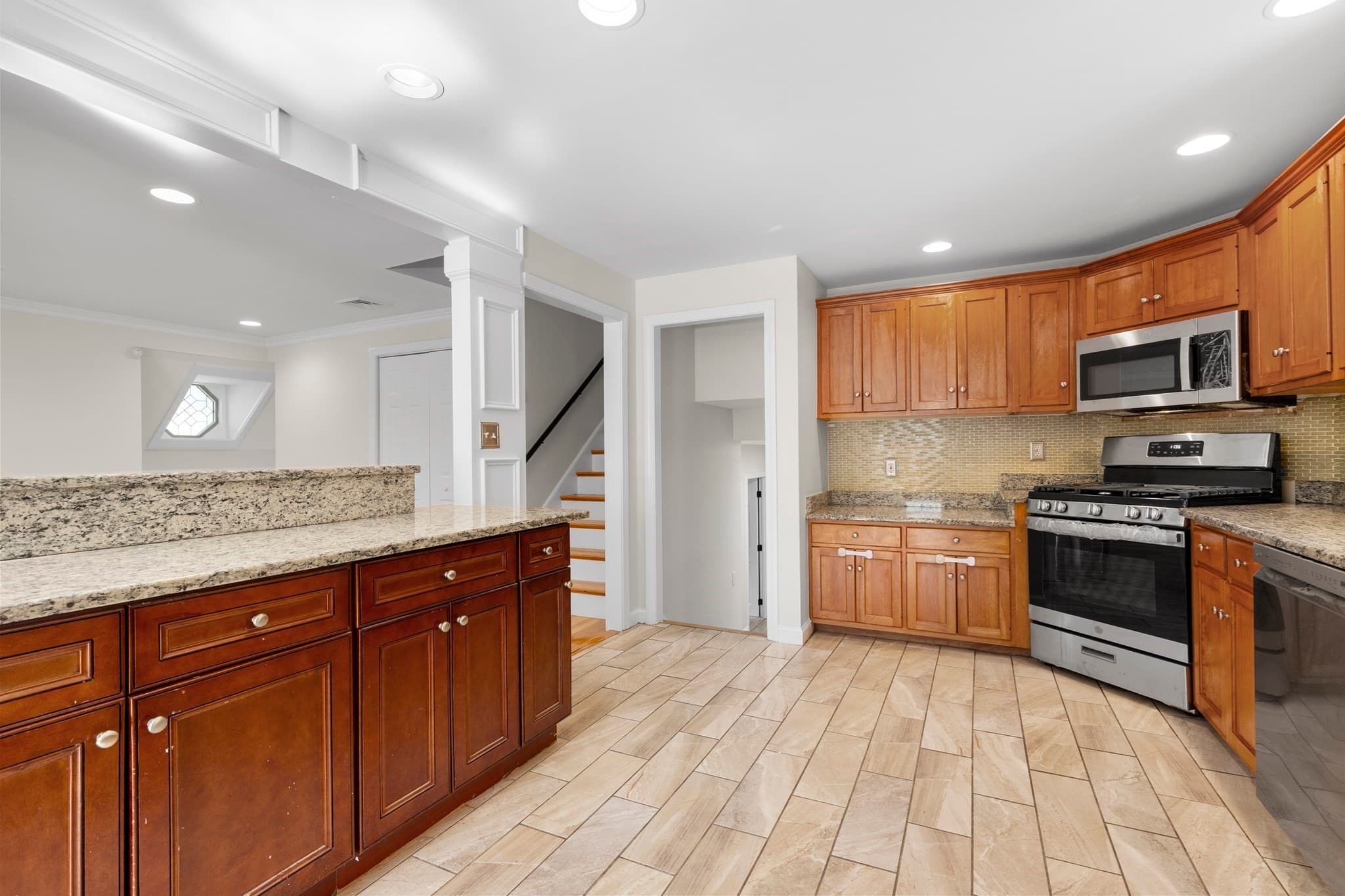 Single Family Residence at 206 Fairview Ave, Brockton MA 02301, Brockton, photo 4 of 41