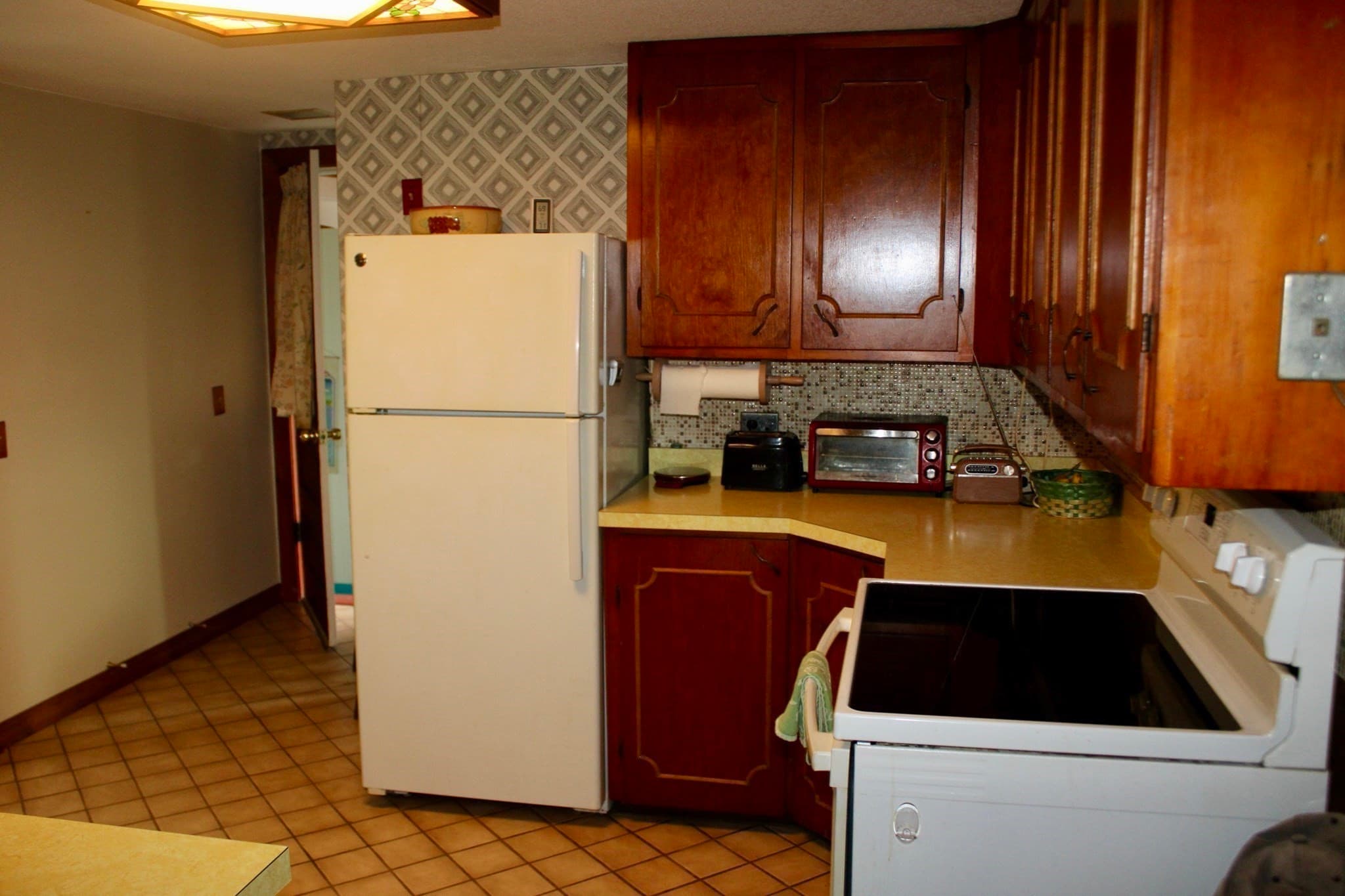 Single Family Residence at 14 Place Ter, Greenfield MA 01301, Greenfield, photo 9 of 23