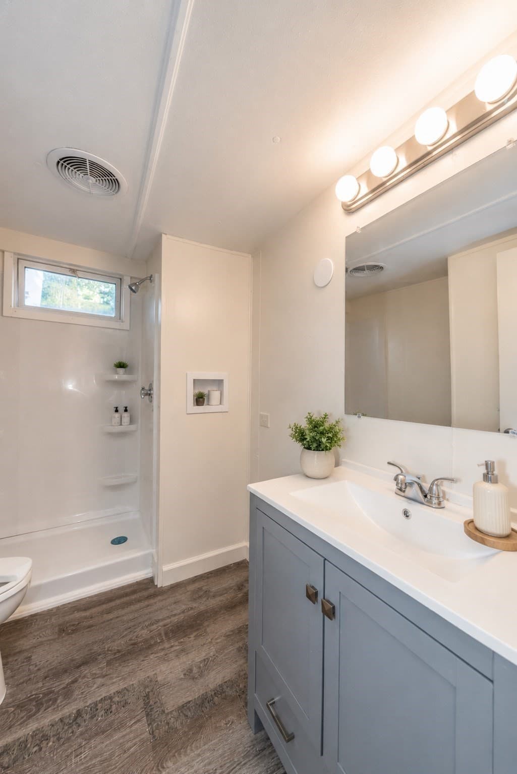 Mobile Home at 163 Highland St, Clinton MA 01510, Clinton, photo 10 of 20