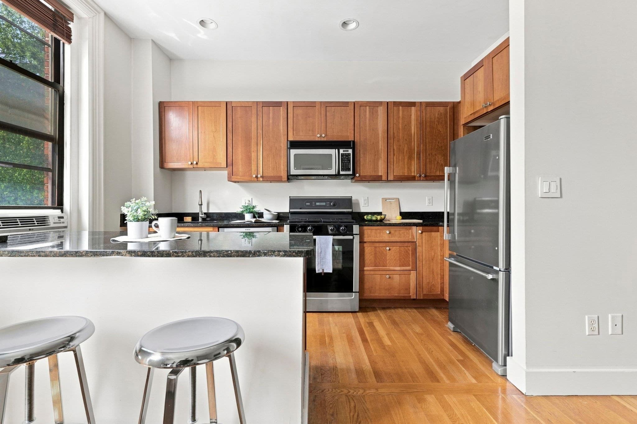 Condominium at 32 Yarmouth Street # B, Boston MA 02116, photo 9 of 18