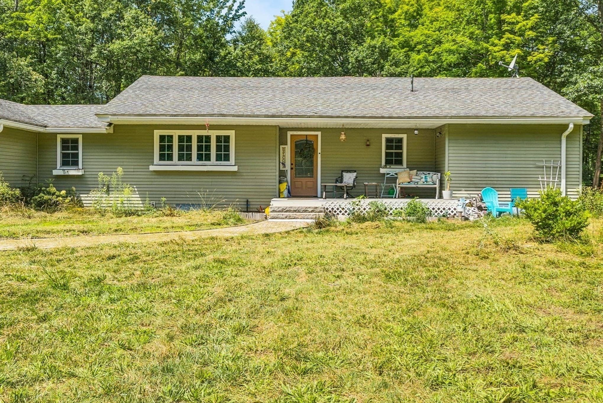 811 Chase Rd, Lunenburg MA 01462