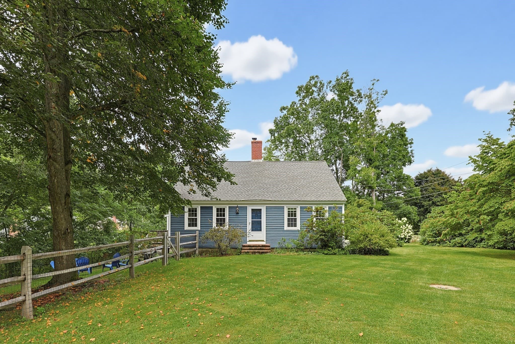 79 Mount Lebanon St, Pepperell MA 01463