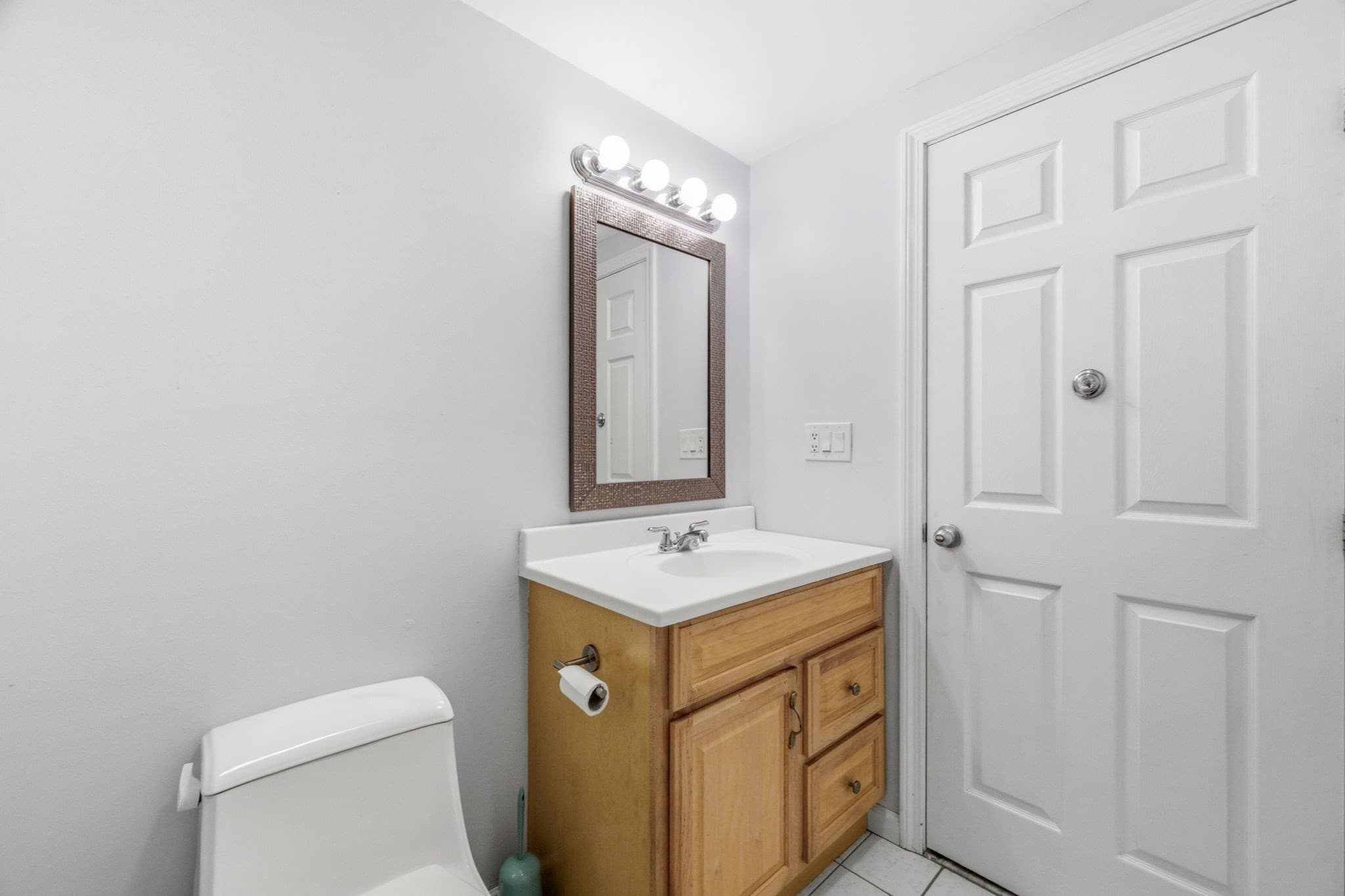 Condominium at 18 Freedom Hollow # 18, Salem MA 01970, Salem, photo 11 of 40