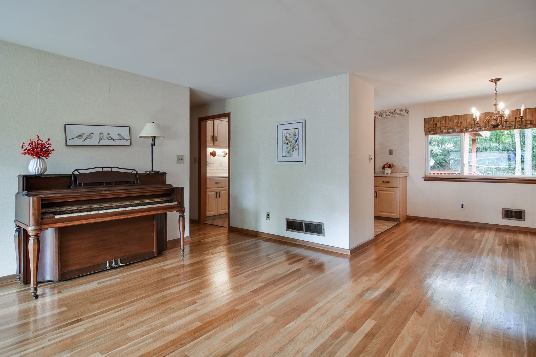 Single Family Residence at 12 Claudette Circle, Framingham MA 01701, Framingham, photo 3 of 25